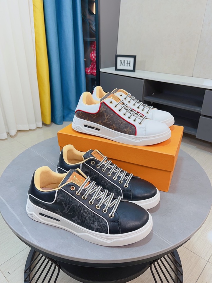 I0 Louis Vuitton 路易威登 LV 低帮休闲男鞋. 时尚潮男必备,香港专柜新品出炉, 大牌风范,欧美大师强力打造独特款式,上脚舒适,大底超柔软,超耐磨.给人视觉冲击感强.材料: 鞋面牛皮搭配印花胶料橡胶防滑大底,38一44