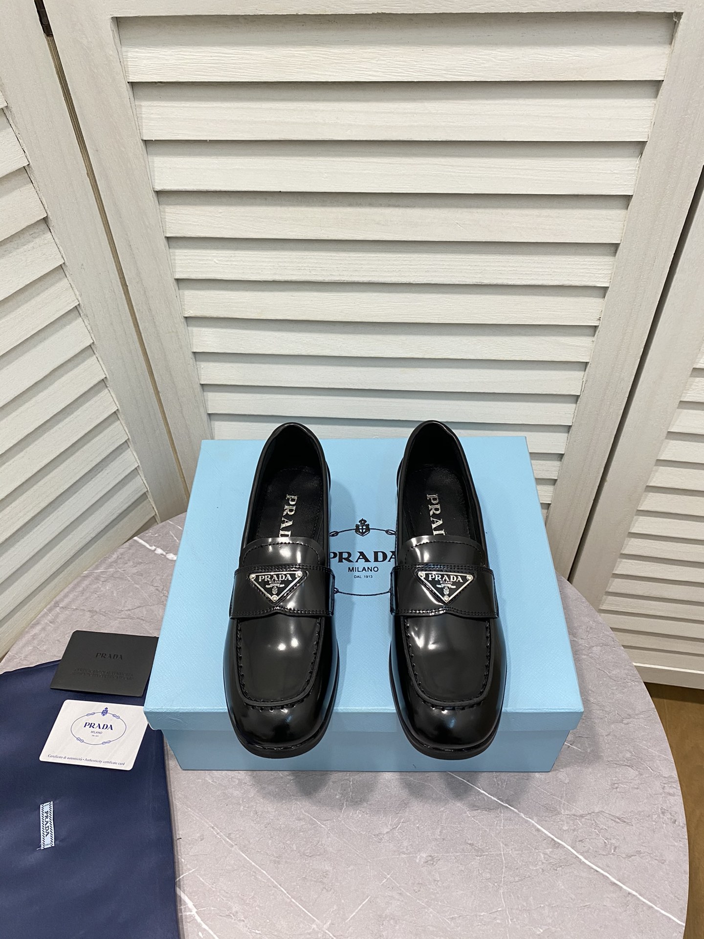 NO:238972,Prada 