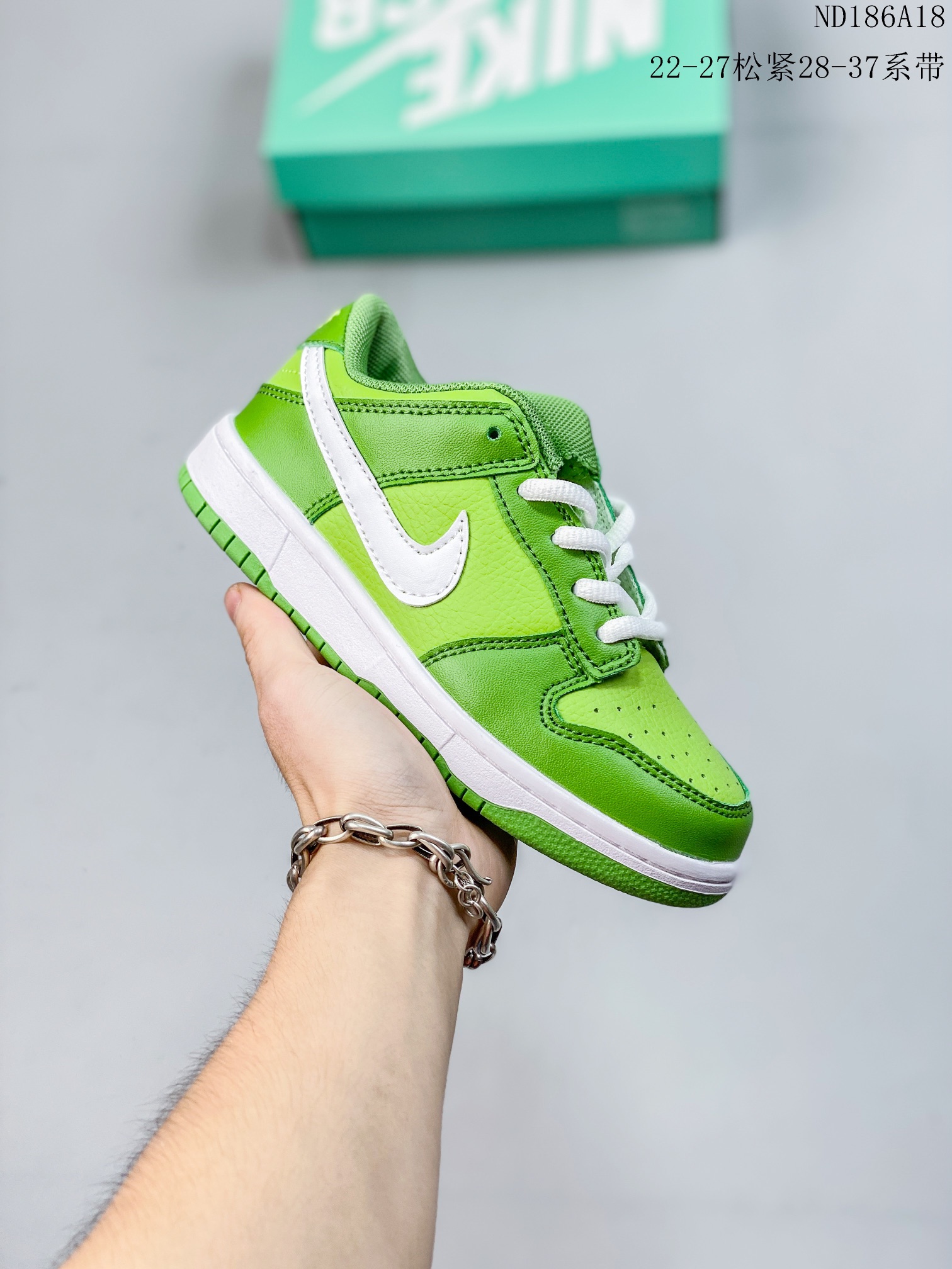 🈴️ ✅耐克Nike SB Dunk Low 扣篮系列复古低帮休闲运动滑板板鞋。采用脚感柔软舒适ZoomAir气垫，有效吸收滑板等极限运动在落地时带来的冲击力，为街头运动者们更好的保护 ND186A18-选品中心