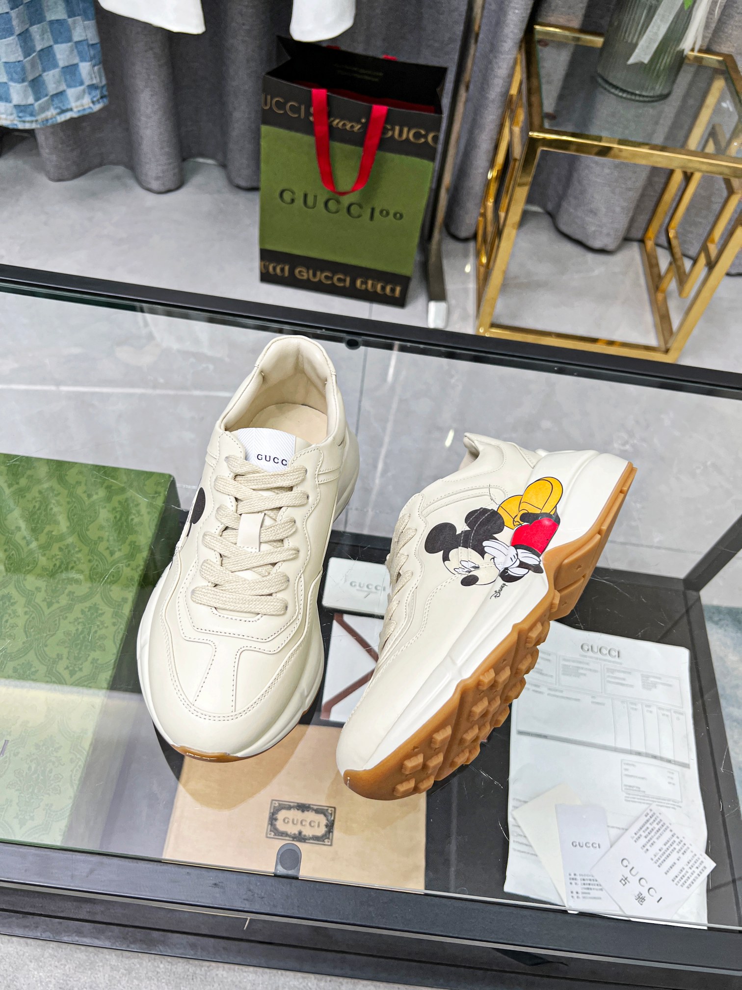 ...... precio de fábrica: versión superior Gucci Gucci Gucci zapatos pops versión superior ...... ni