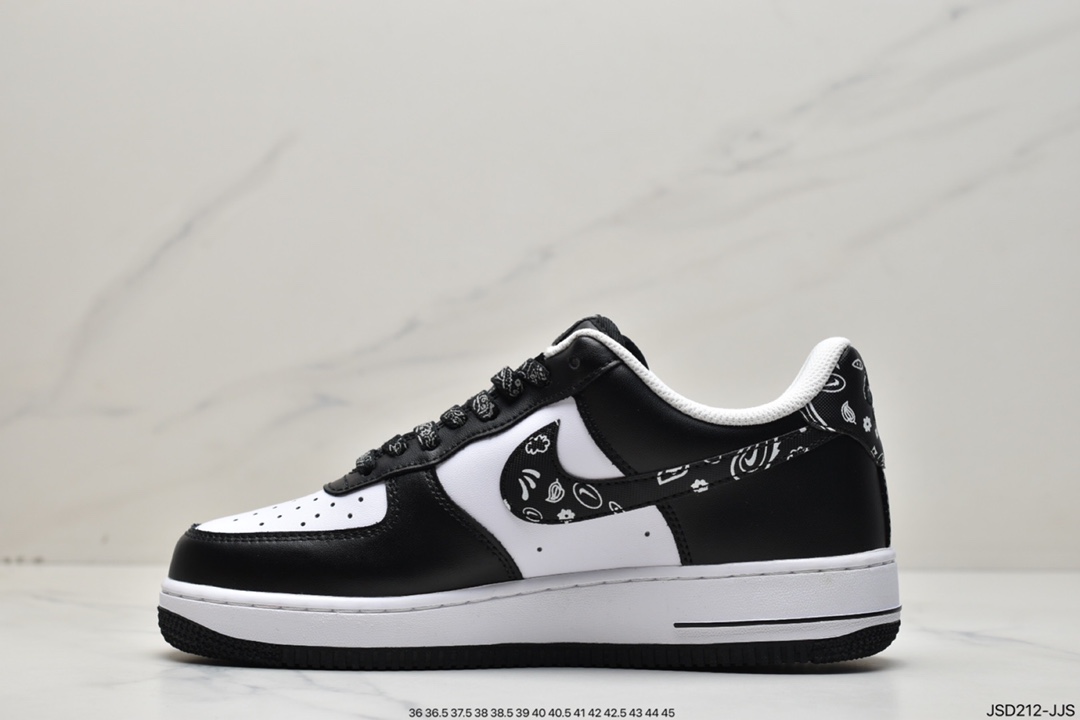 200 Nike Air Force 1 Low ’07 黑白腰果花XM6389-316