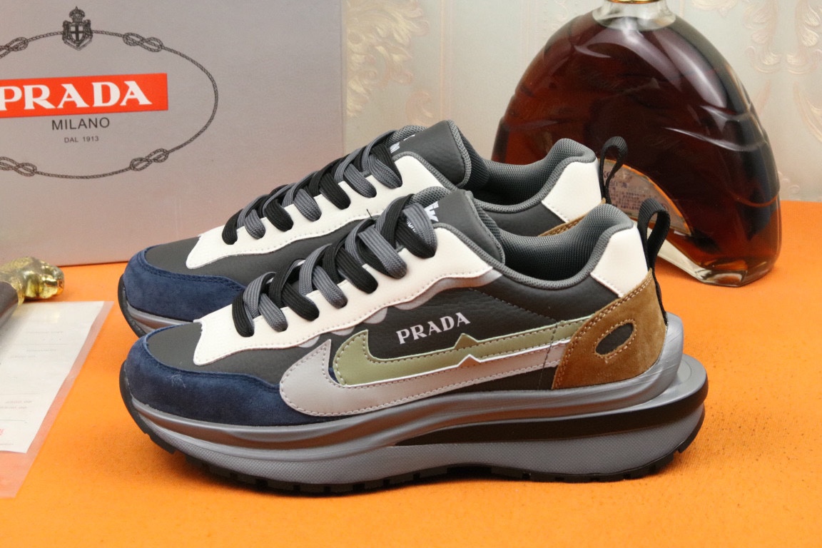 J0 高品质Prada 普拉达 上市著名奢侈品牌,专柜同步更新,意大利男鞋时尚杂志季刊封面主推款鞋面采用意大利进口头层牛皮,舒适透气网布内里.原版防滑橡胶大底,上脚舒适有型. 细节无可挑剔.码数38-43