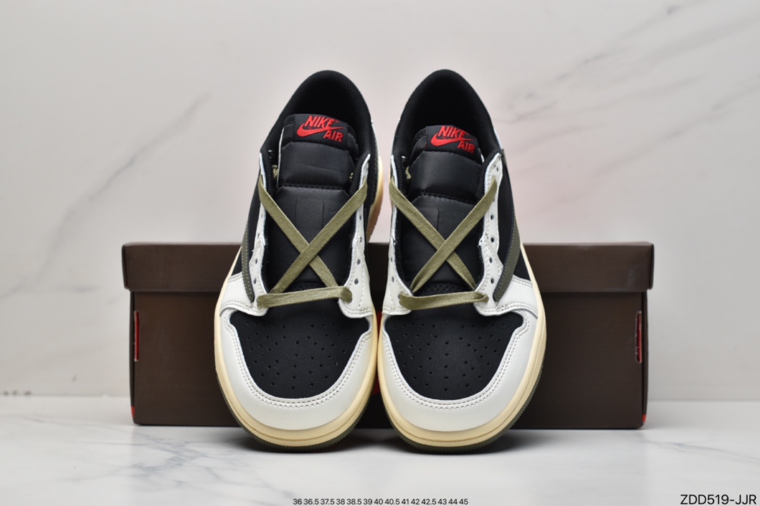 230 Travis Scott 与 Nike 的 Air Jordan 1 系列联名鞋款DZ4137-106