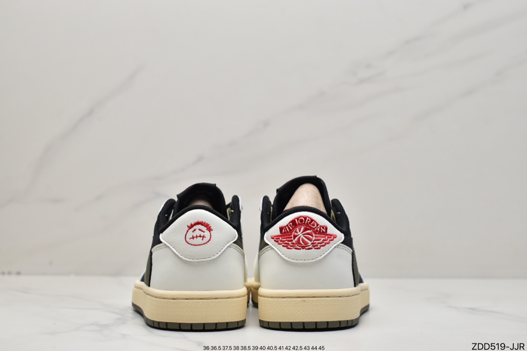 230 Travis Scott 与 Nike 的 Air Jordan 1 系列联名鞋款DZ4137-106