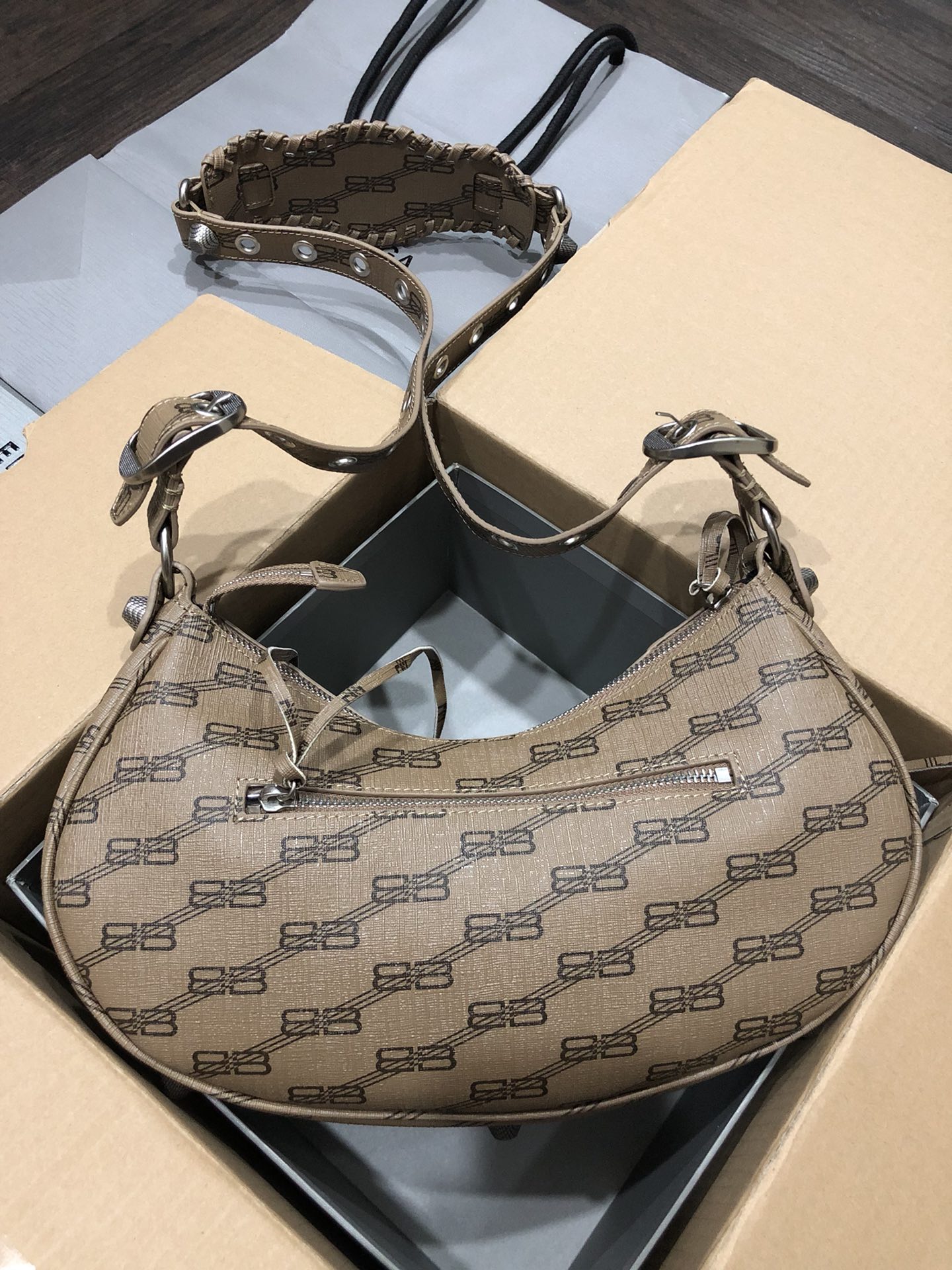 Balenciaga Style Brown Leather Card Holder Lookbook Reference image 2
