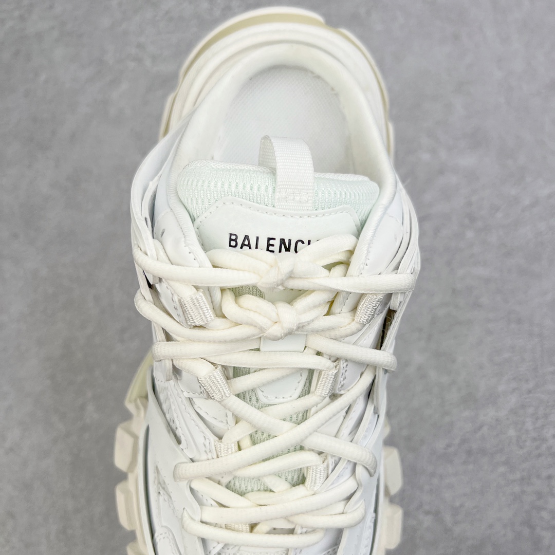 图片[5]-💰340 ＃VG零售版 BALENCIAGA Track Trainers 巴黎世家复古潮流时尚穆勒鞋半拖 尼龙和网布材质 Track设计鞋头和鞋底 露跟 鞋头边缘写有尺码 外底鞋头浮印BB标志外侧压印Balenciaga品牌标识 鞋舌浮印Balenciaga品牌标识 以常见方式系好的双层鞋带鞋舌拉袢动态鞋底设计 鞋跟增强 可将足部前推 全套原纸板楦头开发 最原汁原味的灵魂版型 全鞋荧光划线卡点 胶水把控整洁度追求极致完美 每一双都是工艺品 多重QC质检 超越公司货的品控标准 实实在在的免检产品 原盒原配 正确字体电绣 粗细、位置、大小正确 正确分离大底 TPU软底 原版一致大底LOGO 立体感十足 原厂皮料水洗做旧 采购原厂网纱 正常尺码 尺码：35 36 37 38 39 40 41 42 43 44 45 46 编码：by4936010-运动鞋