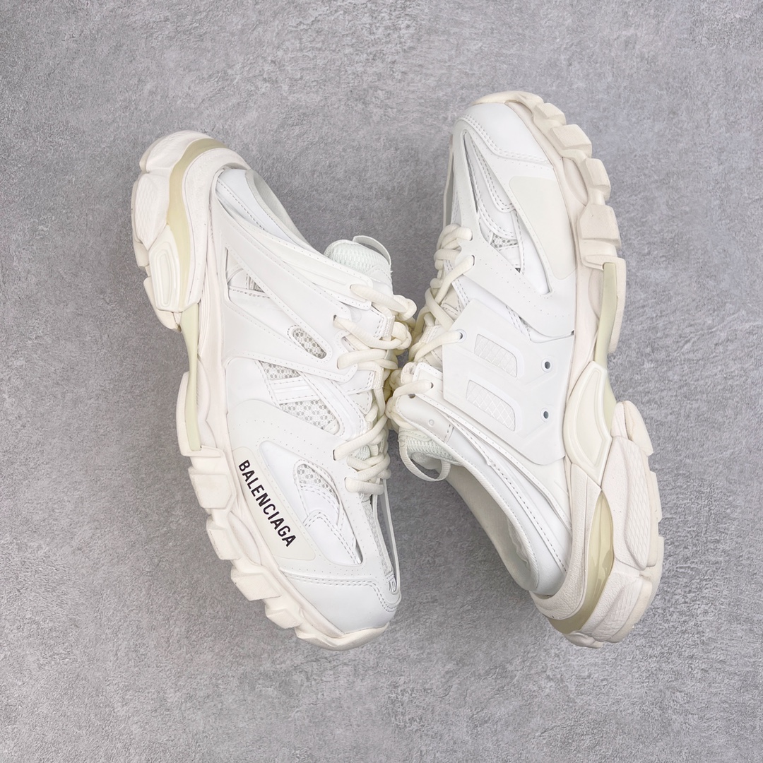 图片[3]-💰340 ＃VG零售版 BALENCIAGA Track Trainers 巴黎世家复古潮流时尚穆勒鞋半拖 尼龙和网布材质 Track设计鞋头和鞋底 露跟 鞋头边缘写有尺码 外底鞋头浮印BB标志外侧压印Balenciaga品牌标识 鞋舌浮印Balenciaga品牌标识 以常见方式系好的双层鞋带鞋舌拉袢动态鞋底设计 鞋跟增强 可将足部前推 全套原纸板楦头开发 最原汁原味的灵魂版型 全鞋荧光划线卡点 胶水把控整洁度追求极致完美 每一双都是工艺品 多重QC质检 超越公司货的品控标准 实实在在的免检产品 原盒原配 正确字体电绣 粗细、位置、大小正确 正确分离大底 TPU软底 原版一致大底LOGO 立体感十足 原厂皮料水洗做旧 采购原厂网纱 正常尺码 尺码：35 36 37 38 39 40 41 42 43 44 45 46 编码：by4936010-运动鞋