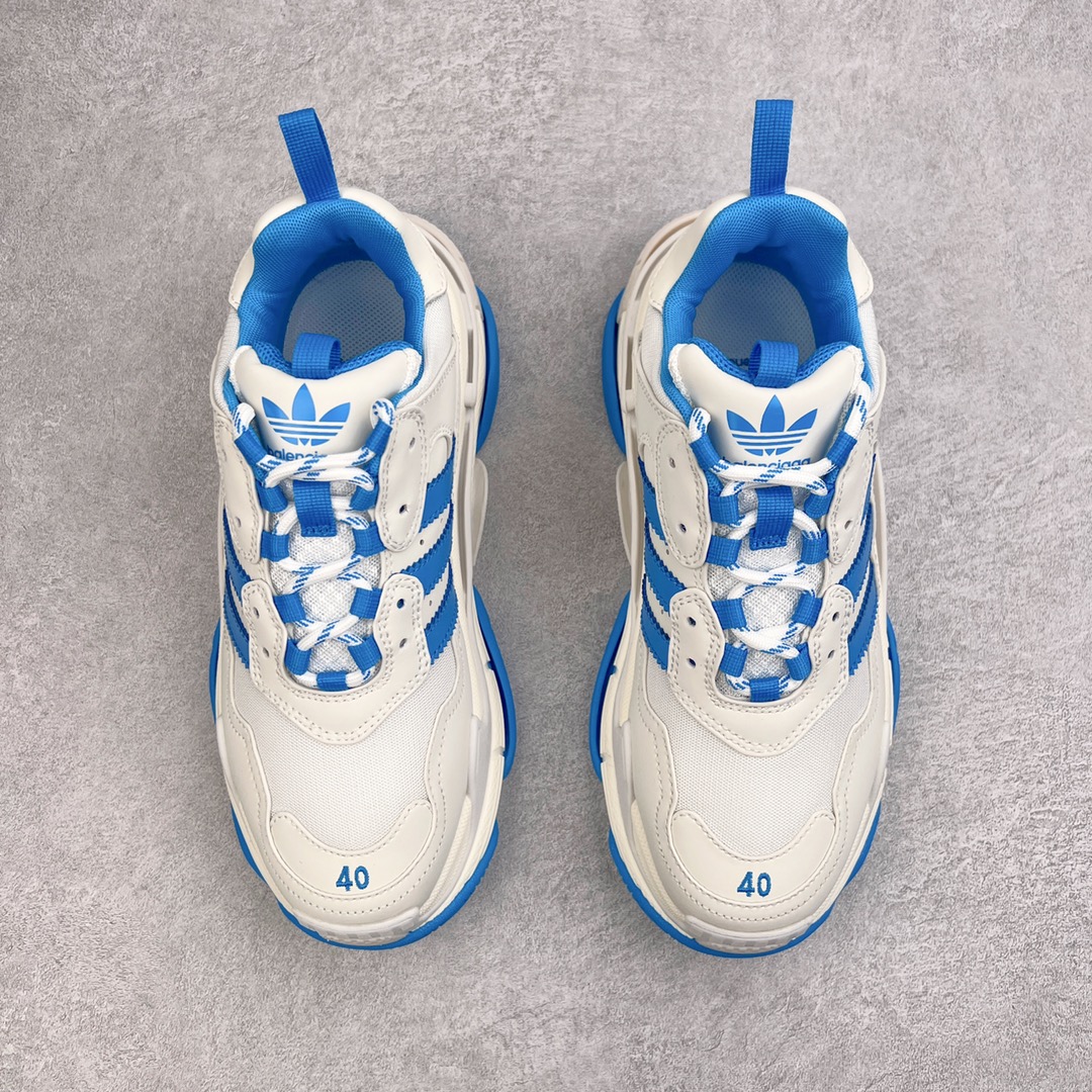 图片[2]-💰320 ＃VG零售版 Adidas x Balenciaga Triple S Sneaker 巴黎世家联名复古厚底增高运动老爹鞋 全鞋在设计上以皮革、网眼构成鞋面主体 搭配Three Stripes、鞋跟贴片、鞋腰品牌徽标与中底连接处的护板形成对比 在鞋底处亦能看到从阿迪达斯运动鞋汲取灵感的动态纹理 全套原纸板楦头开发 最原汁原味的灵魂版型 全鞋荧光划线卡点 胶水把控整洁度追求极致完美 每一双都是工艺品 多重QC质检 超越公司货的品控标准 实实在在的免检产品 原盒原配 正确字体电绣 粗细、位置、大小正确 侧边TPU 透气孔匹配意产原版 正确分离大底 TPU软底 原版一致大底LOGO 立体感十足 原厂皮料水洗做旧 采购原厂网纱 正常尺码 尺码：35 36 37 38 39 40 41 42 43 44 45 46 编码：by3936090-运动鞋