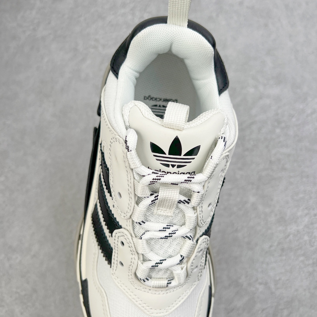 图片[5]-💰320 ＃VG零售版 Adidas x Balenciaga Triple S Sneaker 巴黎世家联名复古厚底增高运动老爹鞋 全鞋在设计上以皮革、网眼构成鞋面主体 搭配Three Stripes、鞋跟贴片、鞋腰品牌徽标与中底连接处的护板形成对比 在鞋底处亦能看到从阿迪达斯运动鞋汲取灵感的动态纹理 全套原纸板楦头开发 最原汁原味的灵魂版型 全鞋荧光划线卡点 胶水把控整洁度追求极致完美 每一双都是工艺品 多重QC质检 超越公司货的品控标准 实实在在的免检产品 原盒原配 正确字体电绣 粗细、位置、大小正确 侧边TPU 透气孔匹配意产原版 正确分离大底 TPU软底 原版一致大底LOGO 立体感十足 原厂皮料水洗做旧 采购原厂网纱 正常尺码 尺码：35 36 37 38 39 40 41 42 43 44 45 46 编码：by3936090-运动鞋