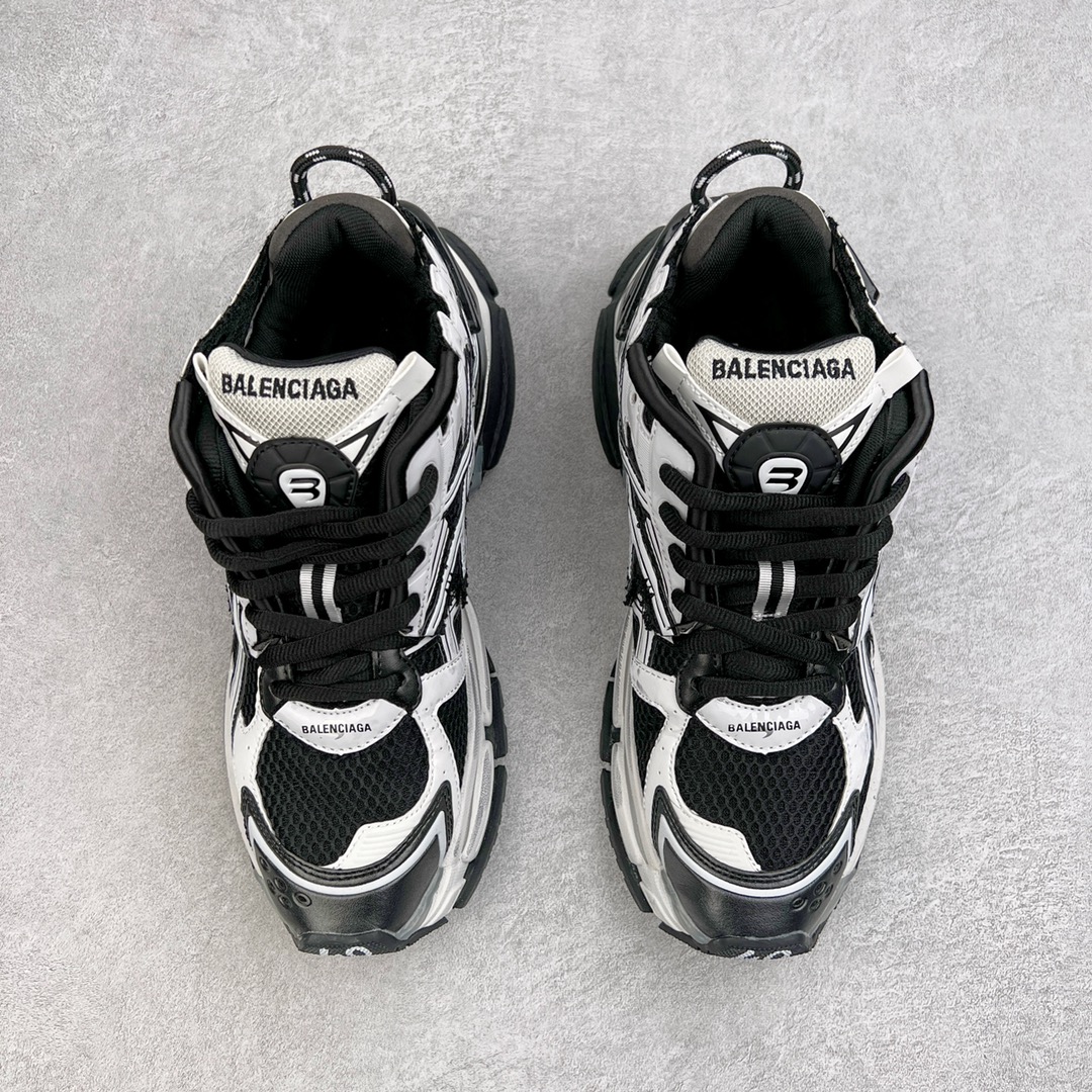 图片[2]-💰460 ＃VG零售版 BALENCIAGA Runner Sneaker 巴黎世家七代慢跑系列低帮复古野跑潮流运动鞋老爹鞋 尼龙和网布材质 磨损效果 鞋头边缘印有尺码 背面浮印尺码 外侧印有跑者徽标 鞋舌刺绣 Balenciaga 品牌标识 鞋跟背面 Balenciaga品牌标识 材质采用65%聚氨酯、35%聚酯纤维 全新 Runner 鞋型轮廓借鉴于 2000 年初的复古线条 搭载大网眼面料制成鞋面基础，由粉色、白色尼龍与橡胶质地覆盖鞋面诠释线条感 当中透过几道手缝线与折损痕更是精准的掌握历经时间淬炼的破旧痕迹 延续其手法至鞋领、鞋跟、鞋带、中底等部分均饰有破损及脏污之貌 尤其是鞋领处与鞋带孔眼条更是采用不规则做旧技术将内容物泡棉随机露出 尺码：35 36 37 38 39 40 41 42 43 44 45 46 编码：by5936030-运动鞋