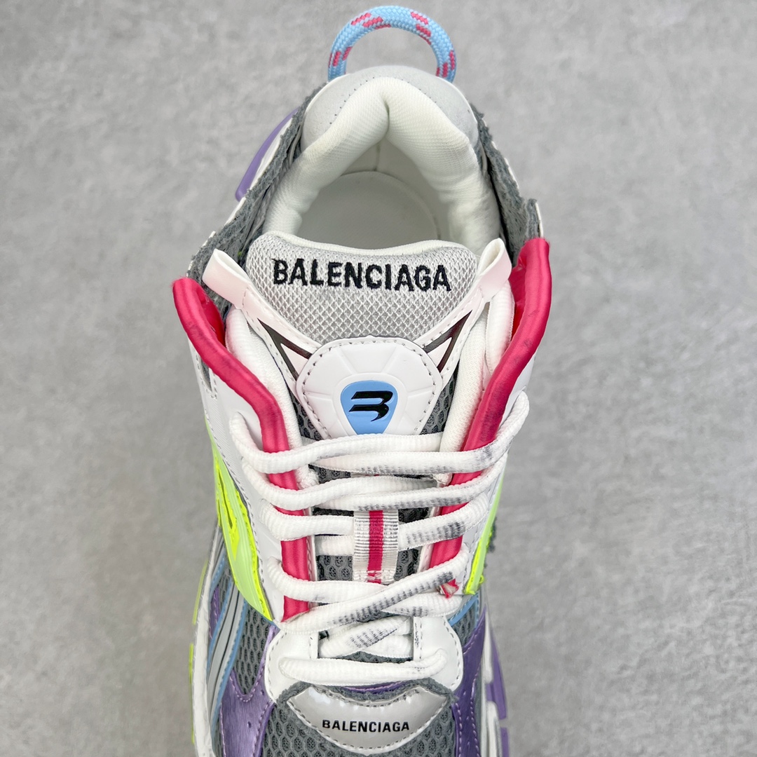 图片[5]-💰460 ＃VG零售版 BALENCIAGA Runner Sneaker 巴黎世家七代慢跑系列低帮复古野跑潮流运动鞋老爹鞋 尼龙和网布材质 磨损效果 鞋头边缘印有尺码 背面浮印尺码 外侧印有跑者徽标 鞋舌刺绣 Balenciaga 品牌标识 鞋跟背面 Balenciaga品牌标识 材质采用65%聚氨酯、35%聚酯纤维 全新 Runner 鞋型轮廓借鉴于 2000 年初的复古线条 搭载大网眼面料制成鞋面基础，由粉色、白色尼龍与橡胶质地覆盖鞋面诠释线条感 当中透过几道手缝线与折损痕更是精准的掌握历经时间淬炼的破旧痕迹 延续其手法至鞋领、鞋跟、鞋带、中底等部分均饰有破损及脏污之貌 尤其是鞋领处与鞋带孔眼条更是采用不规则做旧技术将内容物泡棉随机露出 尺码：35 36 37 38 39 40 41 42 43 44 45 46 编码：by5936030-运动鞋