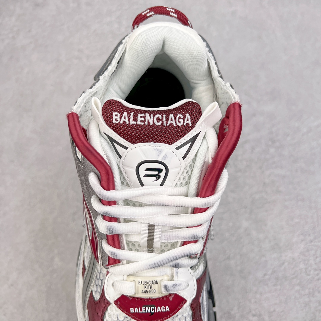 图片[5]-💰460 ＃VG零售版 BALENCIAGA Runner Sneaker 巴黎世家七代慢跑系列低帮复古野跑潮流运动鞋老爹鞋 尼龙和网布材质 磨损效果 鞋头边缘印有尺码 背面浮印尺码 外侧印有跑者徽标 鞋舌刺绣 Balenciaga 品牌标识 鞋跟背面 Balenciaga品牌标识 材质采用65%聚氨酯、35%聚酯纤维 全新 Runner 鞋型轮廓借鉴于 2000 年初的复古线条 搭载大网眼面料制成鞋面基础，由粉色、白色尼龍与橡胶质地覆盖鞋面诠释线条感 当中透过几道手缝线与折损痕更是精准的掌握历经时间淬炼的破旧痕迹 延续其手法至鞋领、鞋跟、鞋带、中底等部分均饰有破损及脏污之貌 尤其是鞋领处与鞋带孔眼条更是采用不规则做旧技术将内容物泡棉随机露出 尺码：35 36 37 38 39 40 41 42 43 44 45 46 编码：by5936030-运动鞋