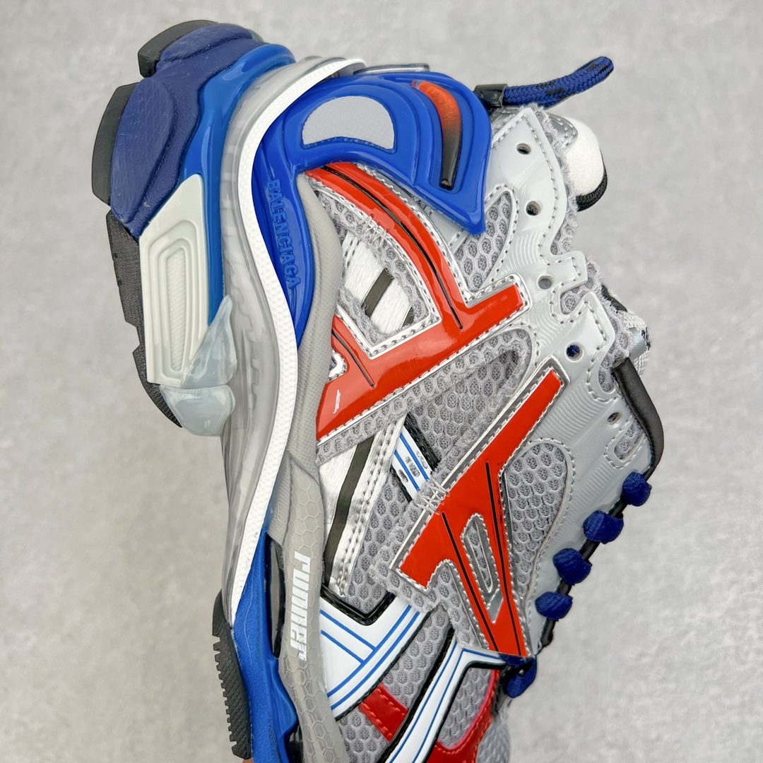 图片[6]-＃VG零售版 BALENCIAGA Runner Sneaker 巴黎世家七代慢跑系列低帮复古野跑潮流运动鞋老爹鞋 尼龙和网布材质 磨损效果 鞋头边缘印有尺码 背面浮印尺码 外侧印有跑者徽标 鞋舌刺绣 Balenciaga 品牌标识 鞋跟背面 Balenciaga品牌标识 材质采用65%聚氨酯、35%聚酯纤维 全新 Runner 鞋型轮廓借鉴于 2000 年初的复古线条 搭载大网眼面料制成鞋面基础，由粉色、白色尼龍与橡胶质地覆盖鞋面诠释线条感 当中透过几道手缝线与折损痕更是精准的掌握历经时间淬炼的破旧痕迹 延续其手法至鞋领、鞋跟、鞋带、中底等部分均饰有破损及脏污之貌 尤其是鞋领处与鞋带孔眼条更是采用不规则做旧技术将内容物泡棉随机露出 尺码：35 36 37 38 39 40 41 42 43 44 45 46-选品中心