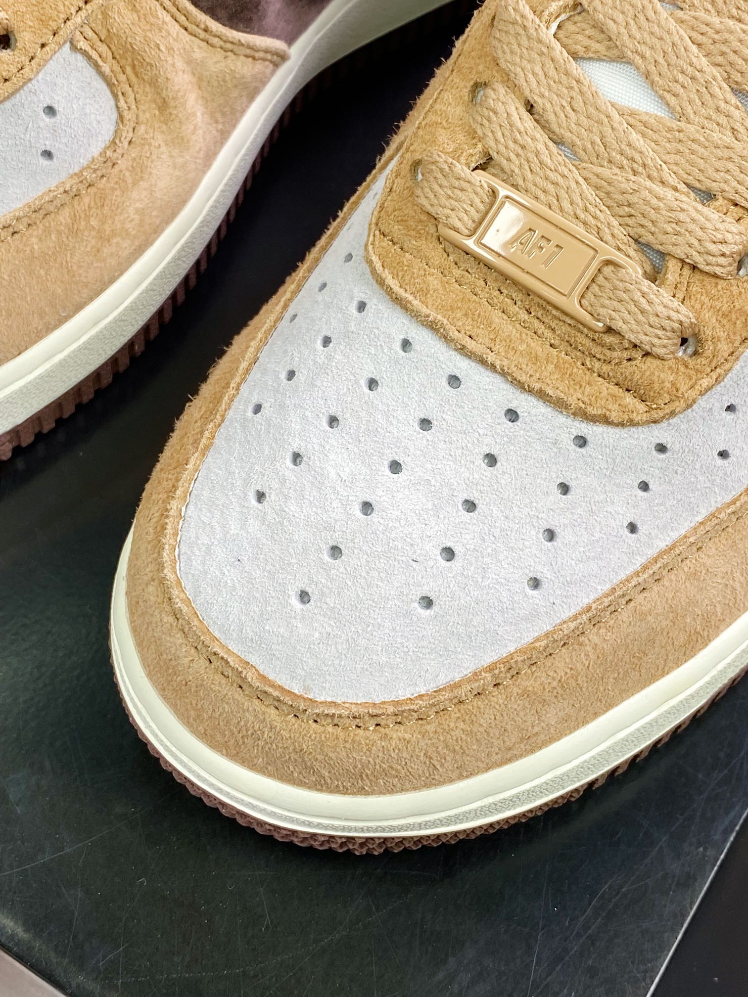 240 Air Force 1′07 Low”Milk Tea/Coffee Brown/Grey”空军一号“麂皮拼接奶茶黄咖啡棕灰”BL3099-233