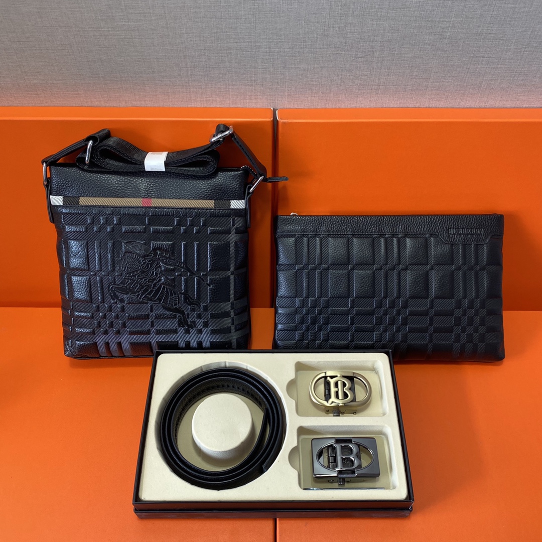 J0 Burberry 巴宝莉  头层皮质组合礼盒包装腰带俩款包包超级组合 公文包包是很实用的选择.手提包日常是非常适合的. 双扣皮带：头层皮质带身搭配3.5cm广州原版扣 尺寸巴宝莉斜挎包：长20cm宽4cm高21cm\r  巴宝莉手提包：长25cm宽2cm高16cm