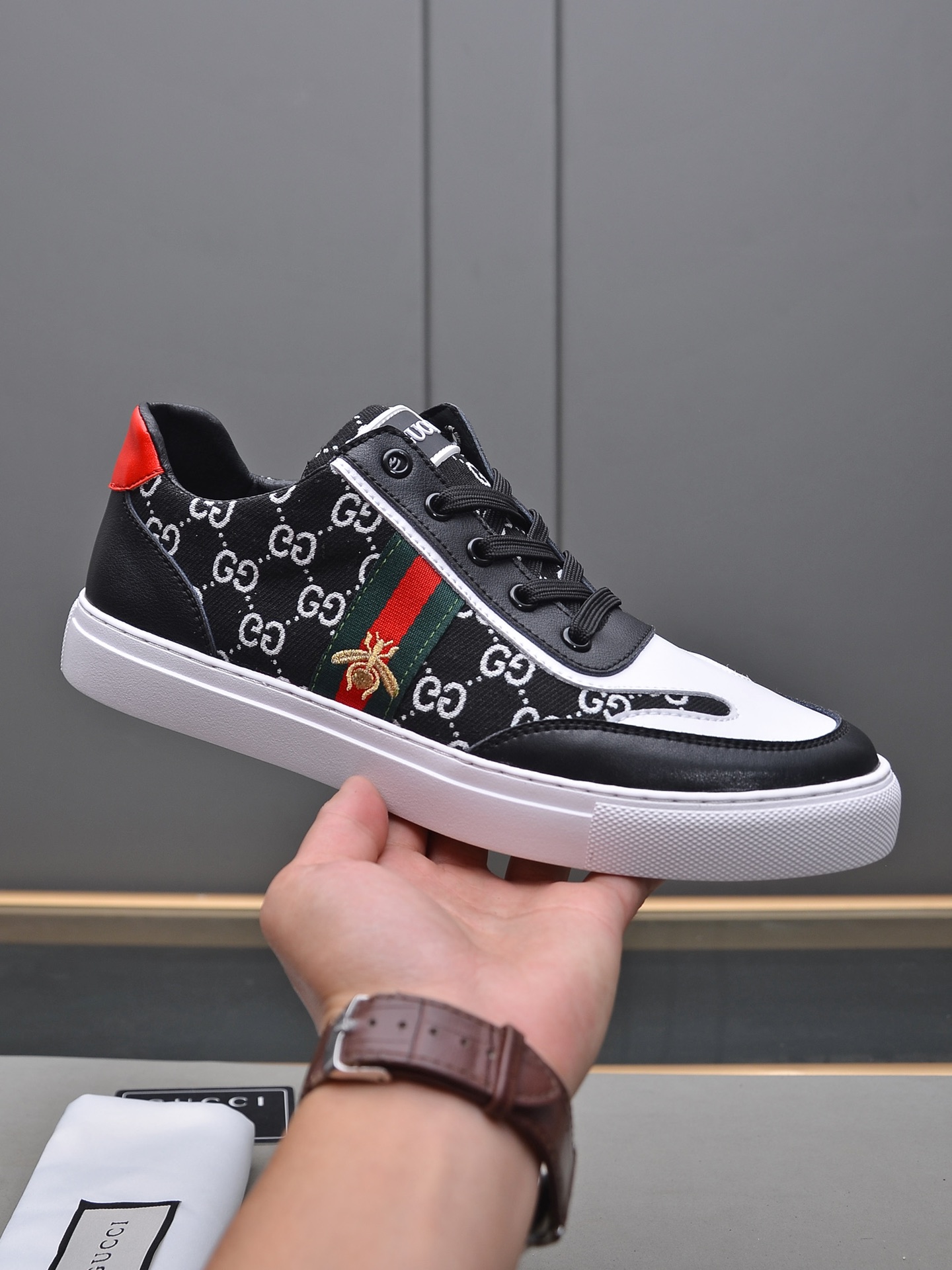 I0  经典再现Gucci  古奇 -GUCCl2022鞋面采用意大利进口头层牛皮拼Gucci  古奇 专用材料头层羊皮内里垫脚制作，让行走更加便捷舒适经典数码 38-44 45定做两色选