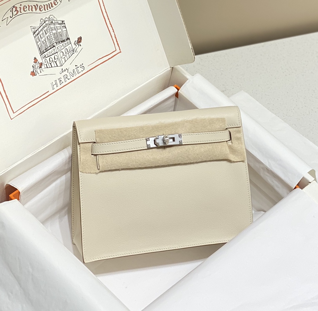 Hermès Luxury Designer Handbag Shoulder Crossbody Bag crafted in premium 9