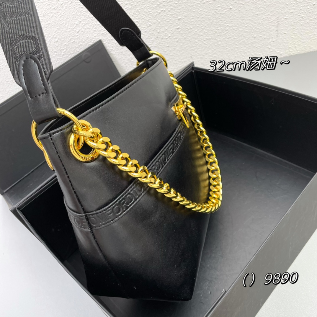Tom Ford Embossed Logo Shoulder Bag with Golden Hardware 4 i1666187225 4114 2