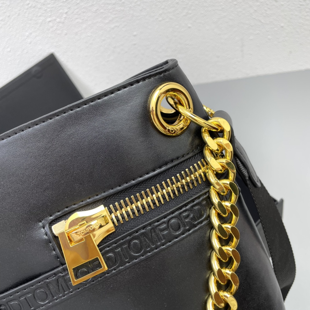 Tom Ford Embossed Logo Shoulder Bag with Golden Hardware 5 i1666187225 5340 3