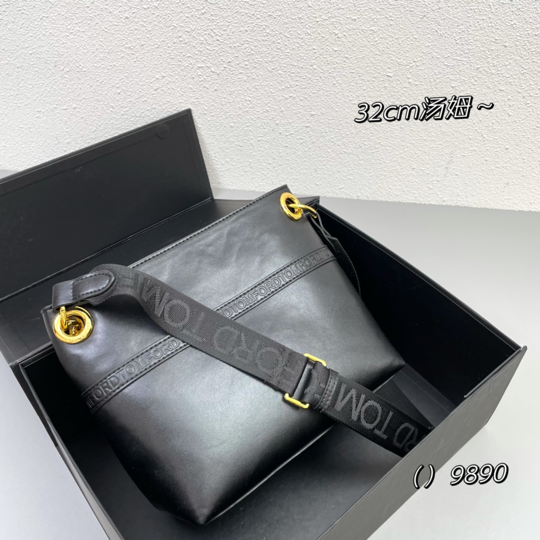 Tom Ford Embossed Logo Shoulder Bag with Golden Hardware 3 i1666187225 7561 1