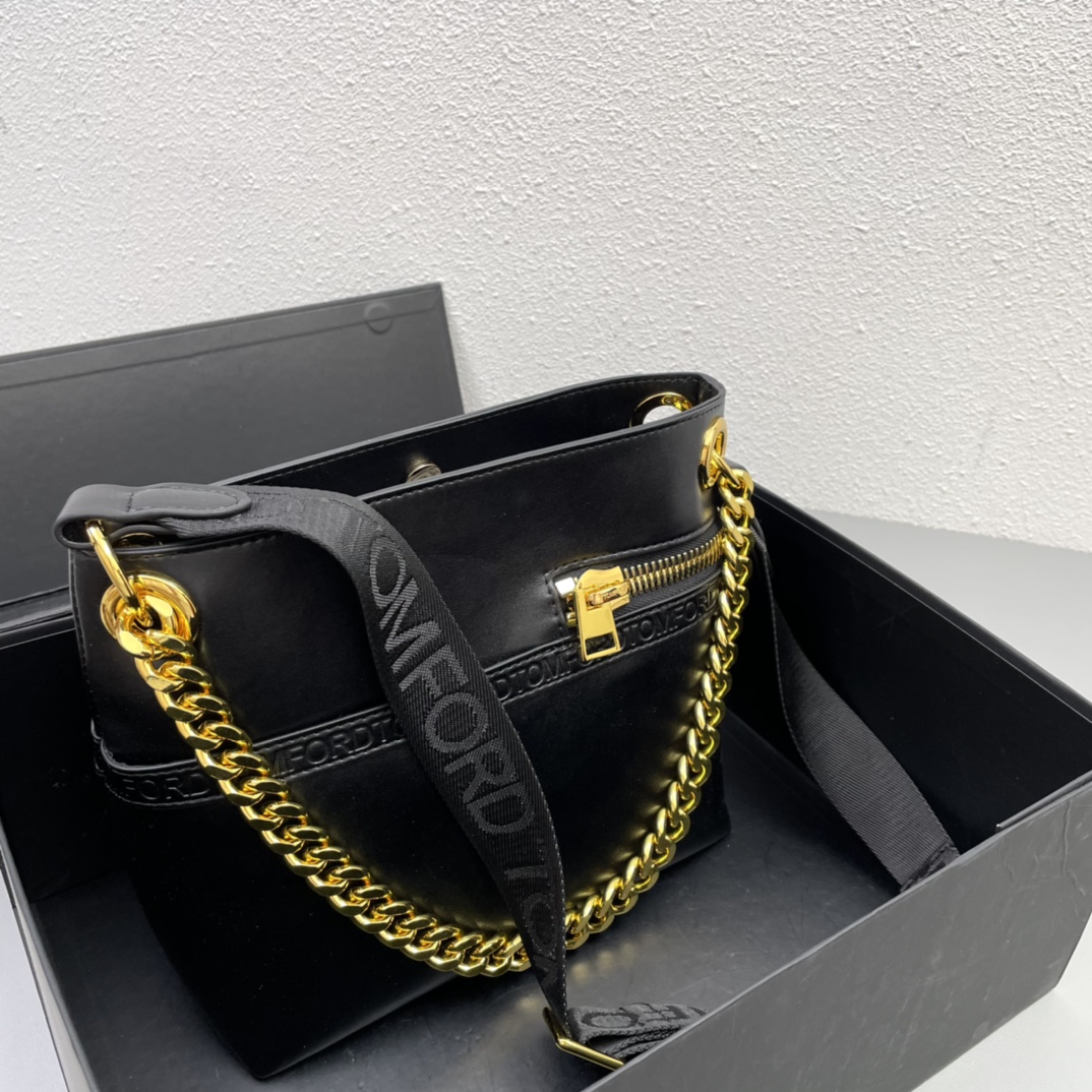 Tom Ford Embossed Logo Shoulder Bag with Golden Hardware 8 i1666187225 8042 6