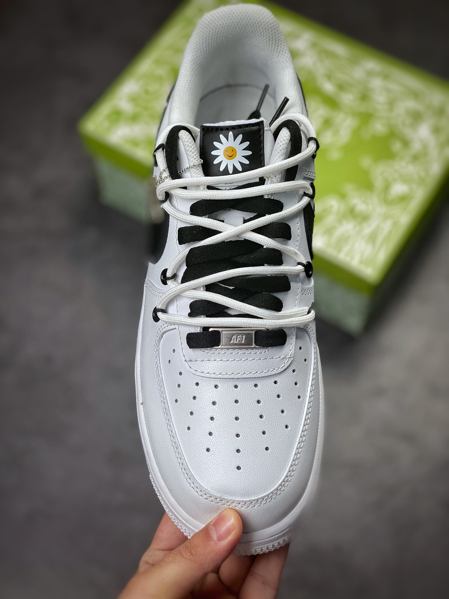 Nike Air Force 1 Low 07 绑带笑脸涂鸦 CW2288-111