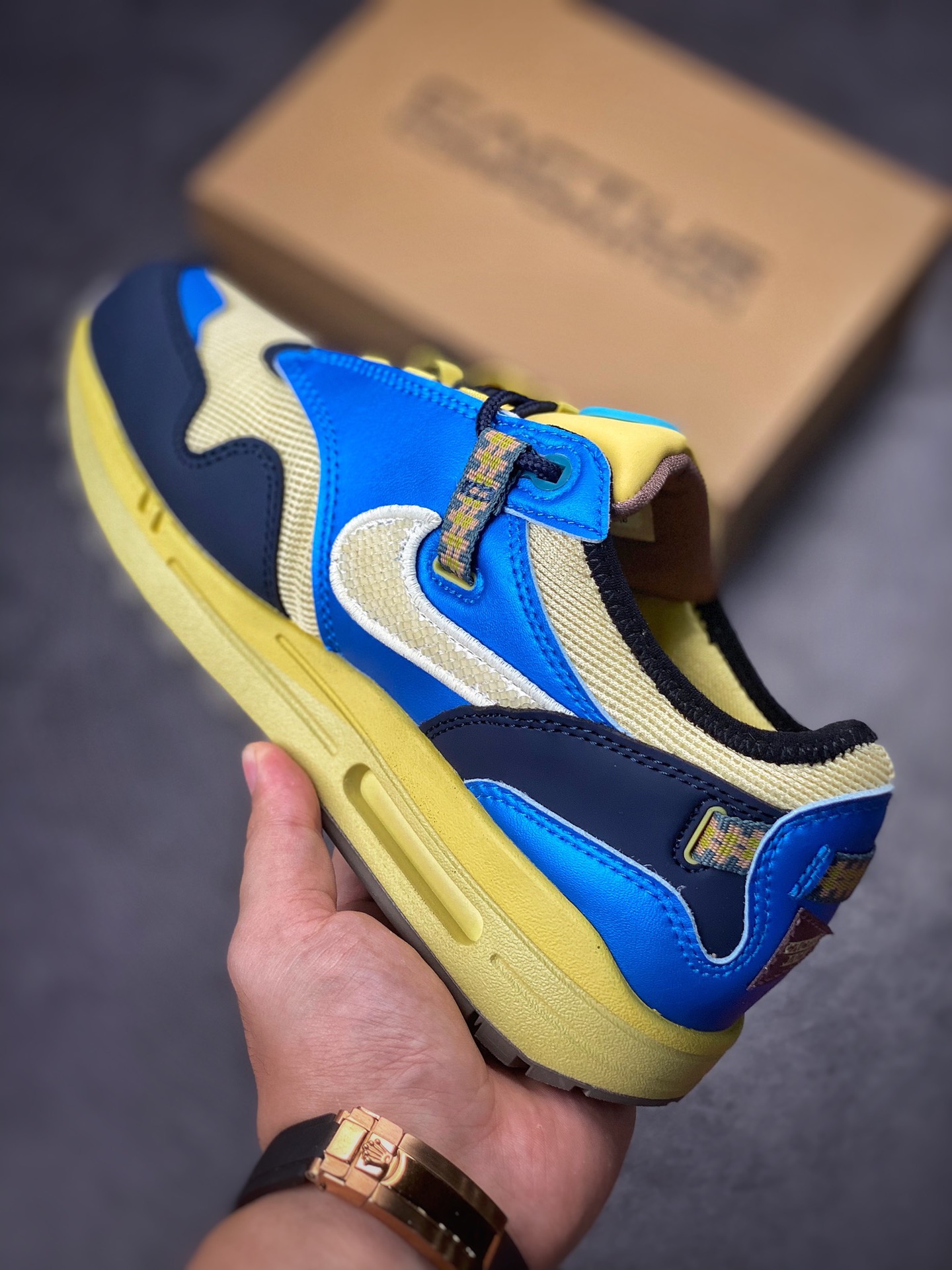 Travis Scott x Nike Air Max 1 “Cactus Jack” 经典倒钩  DO9392-600