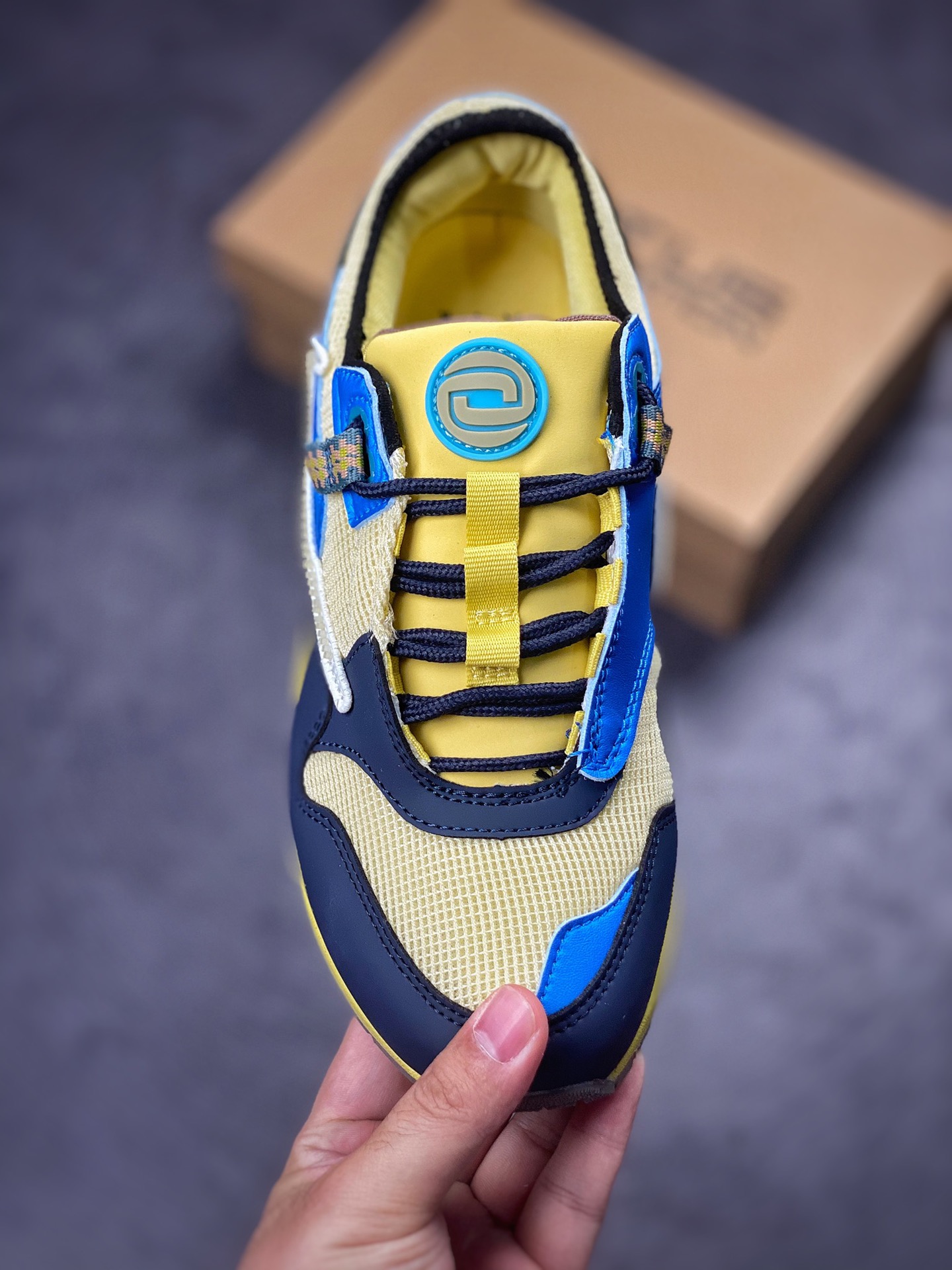 Travis Scott x Nike Air Max 1 “Cactus Jack” 经典倒钩  DO9392-600