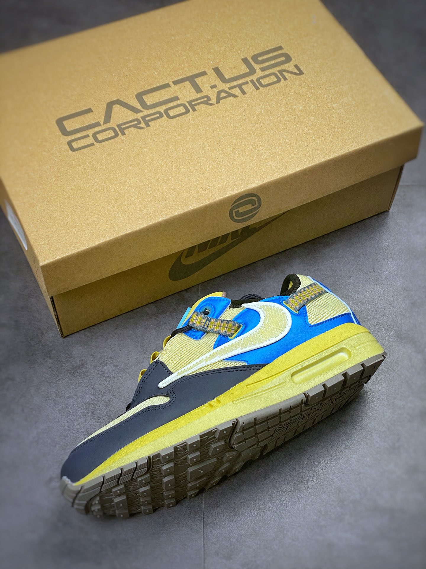 Travis Scott x Nike Air Max 1 “Cactus Jack” 经典倒钩  DO9392-600