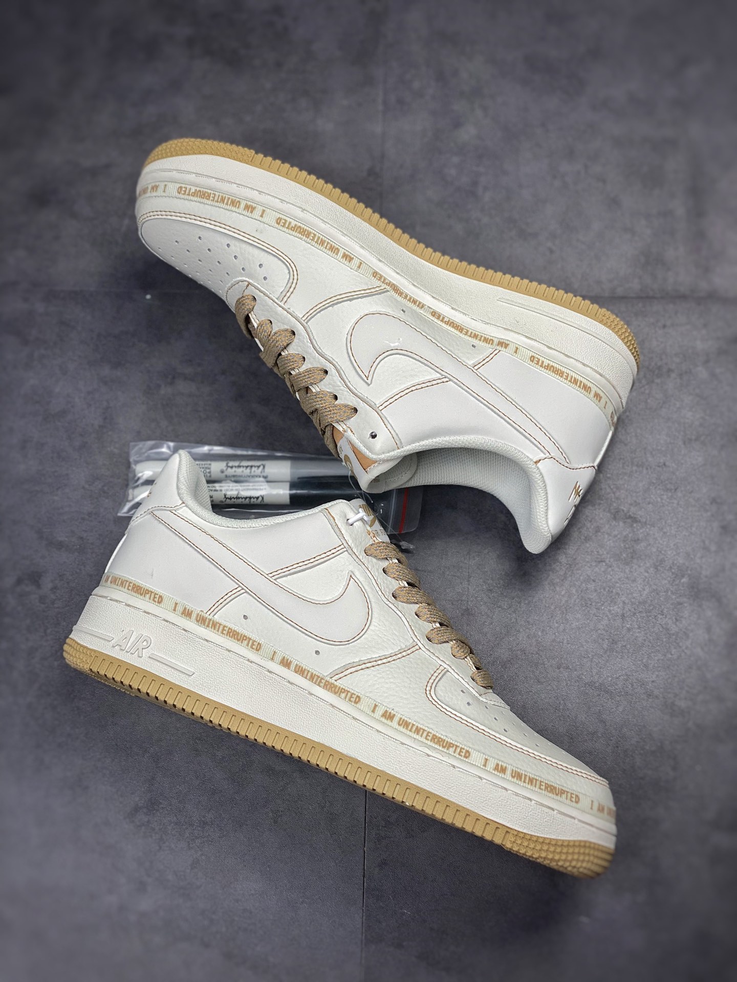Uninterrupted Nike Air Forece 1 ”MORE THAN” “卡其签名涂鸦” UN0824-332