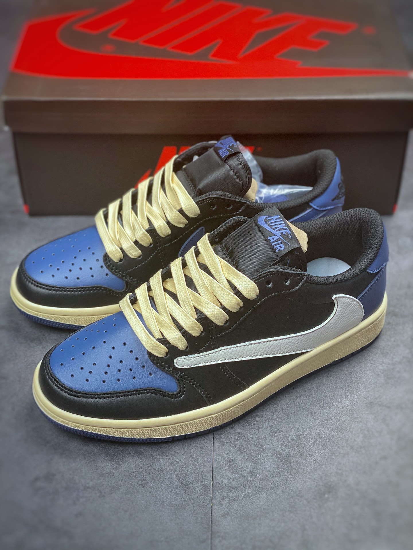 Travis Scott x Air Jordan 1 Low 黑蓝倒钩低帮 DM7866-041