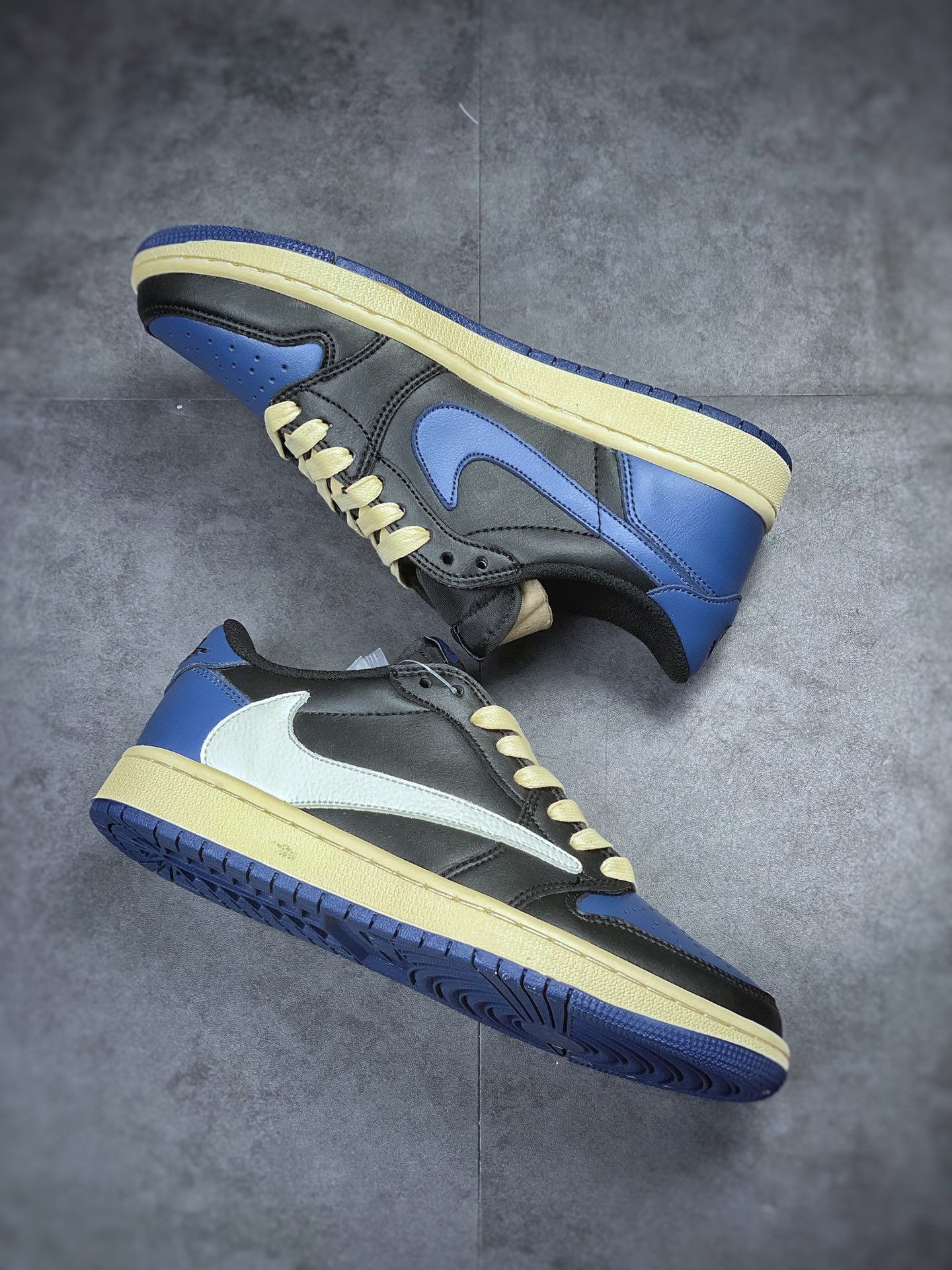 Travis Scott x Air Jordan 1 Low 黑蓝倒钩低帮 DM7866-041