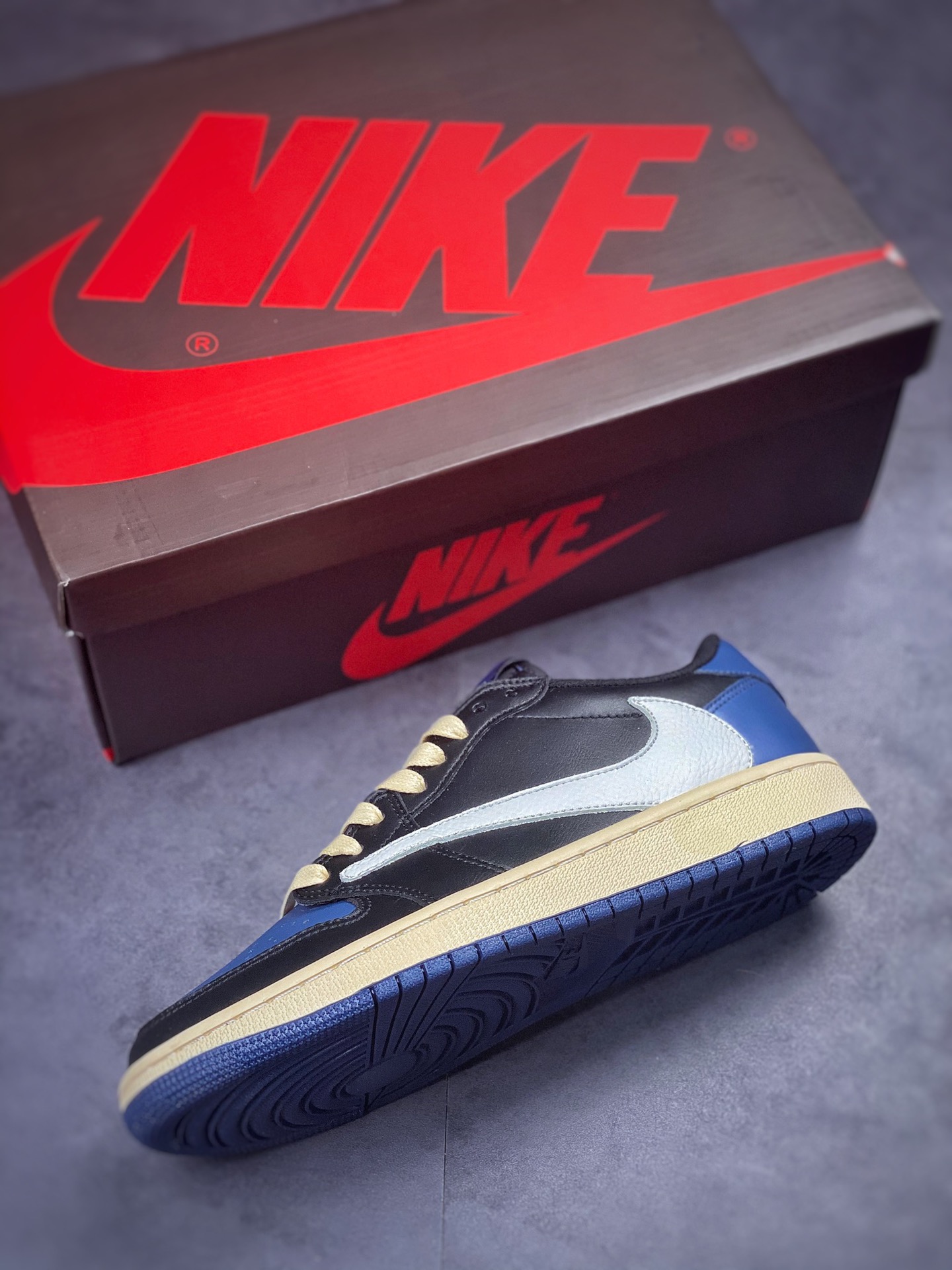 Travis Scott x Air Jordan 1 Low 黑蓝倒钩低帮 DM7866-041