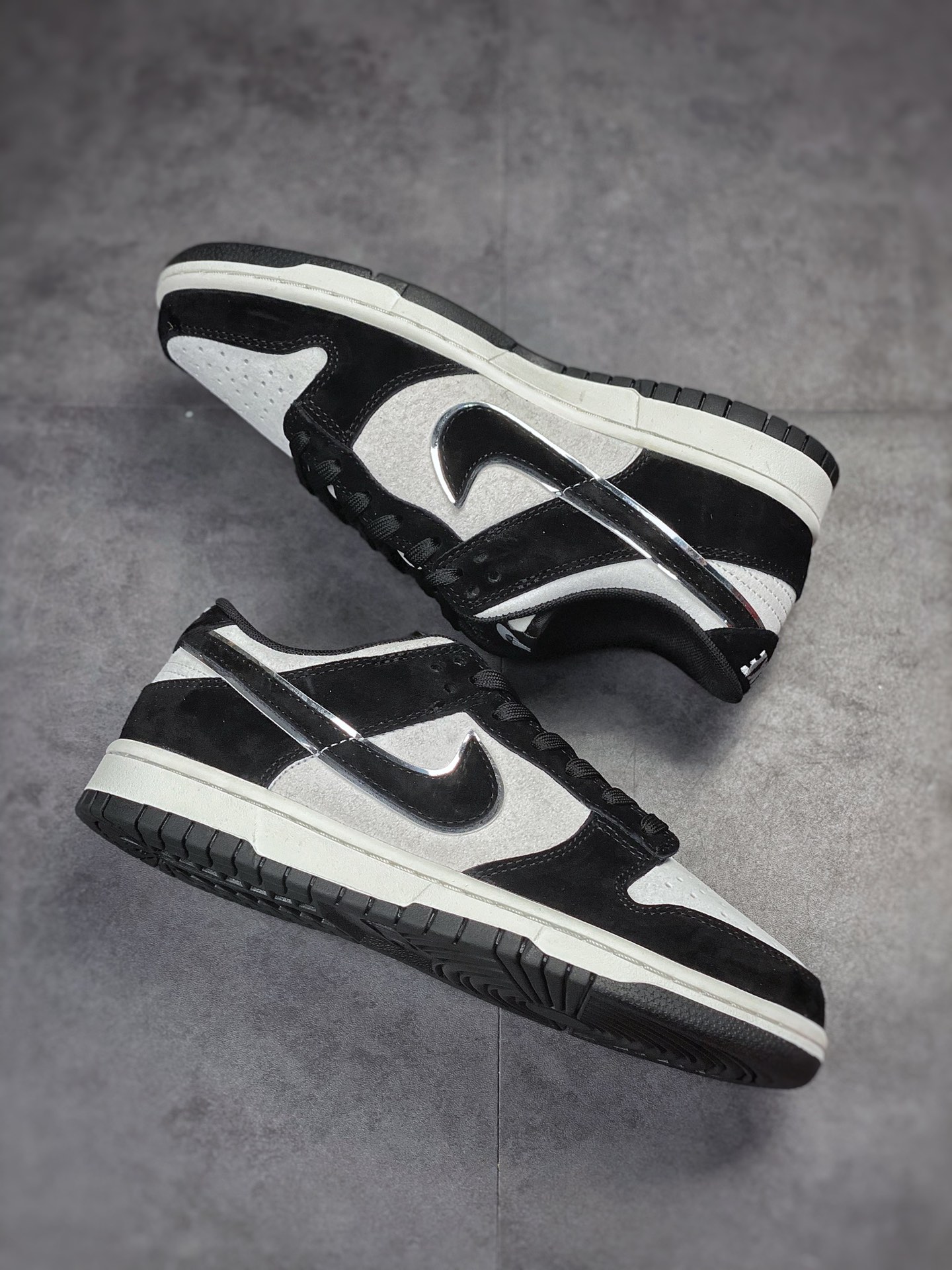 Otomo Katsuhiro x Nike SB Dunk Low ”Steamboy OST” 大友克洋 ST1391-100