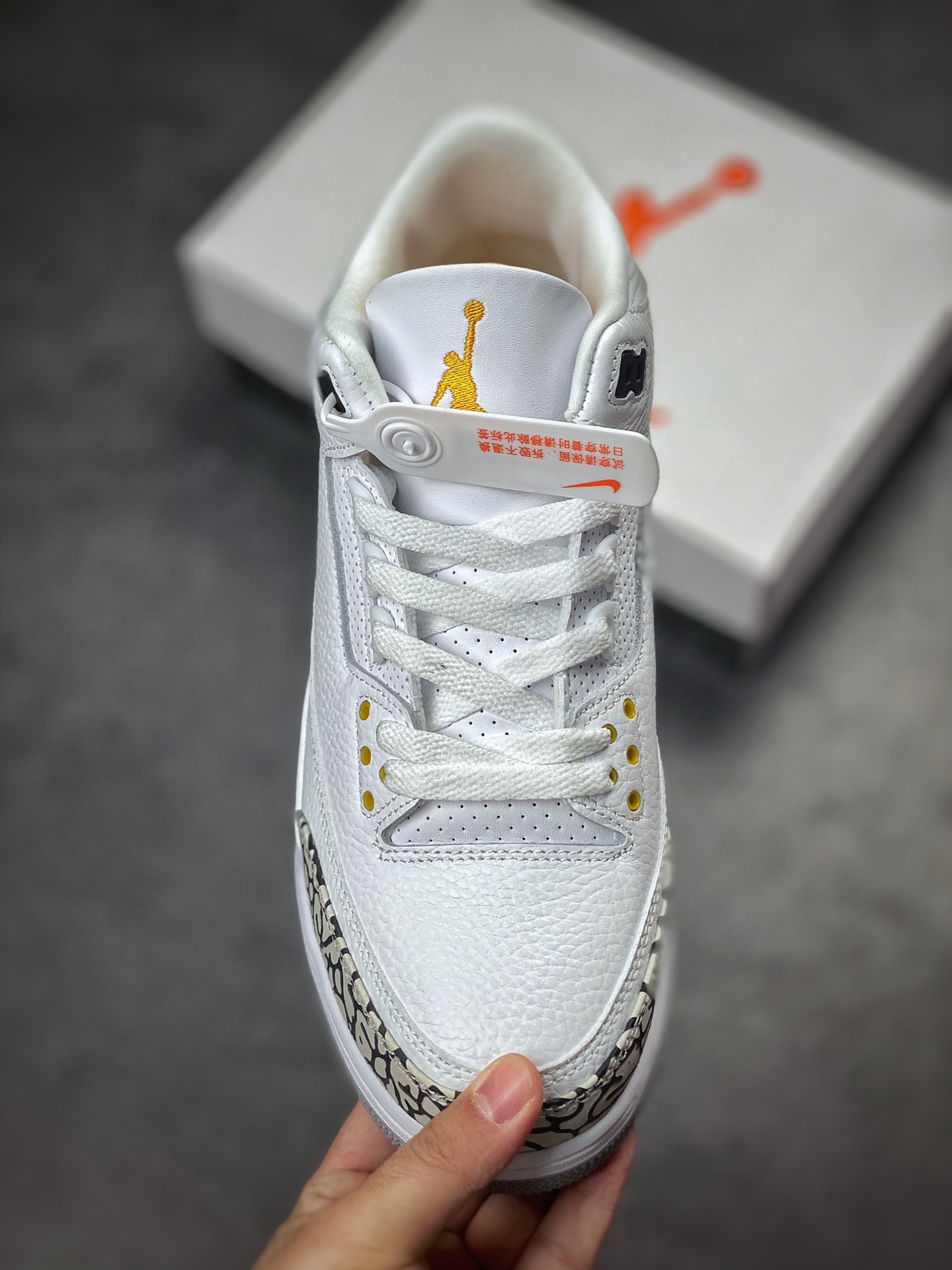 Air Jordan 3 Retro ”Laser Orange” Lakers CK9246-108