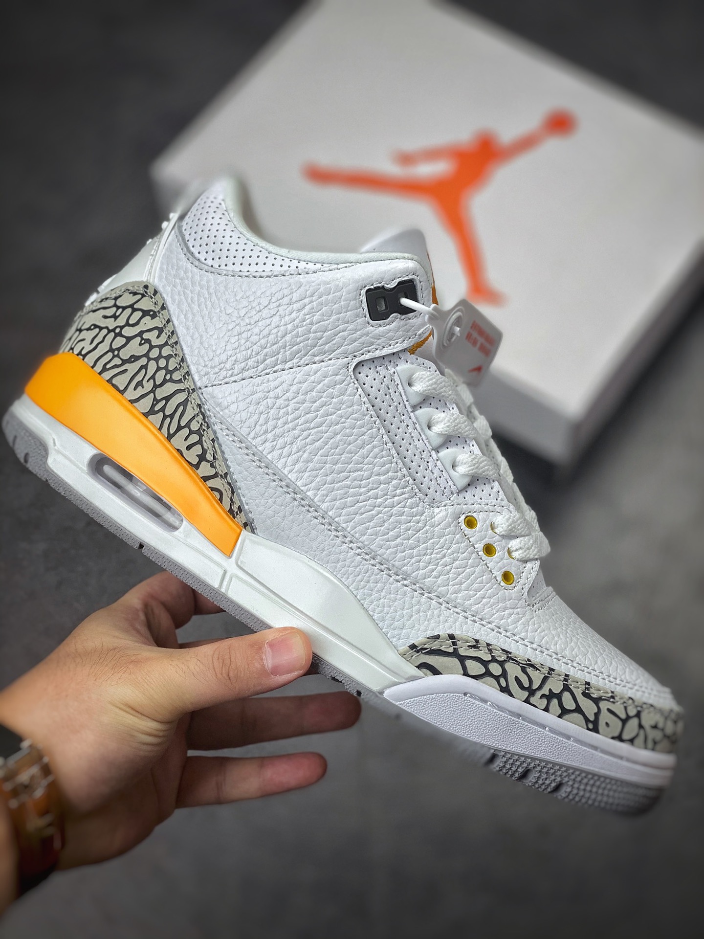 Air Jordan 3 Retro ”Laser Orange” Lakers CK9246-108