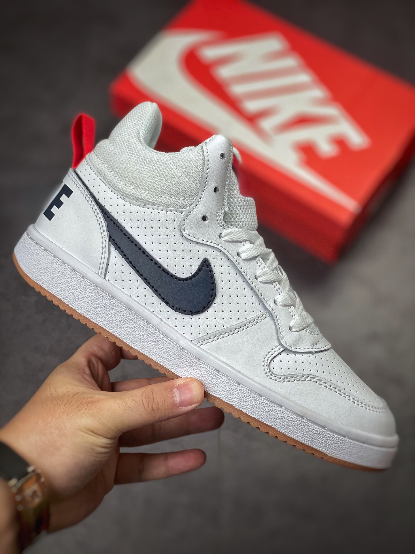 NIKE Court Borough Mid 复古白蓝 独家全头层版本 839977-107