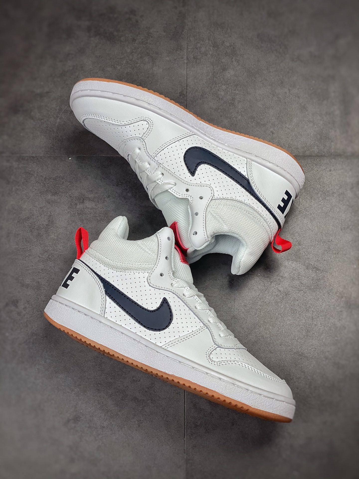NIKE Court Borough Mid 复古白蓝 独家全头层版本 839977-107