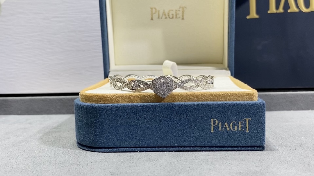 Nous fournissons le top bon marché AAA
 Piaget Bijoux Bracelet Vente de Chine
 Les roses