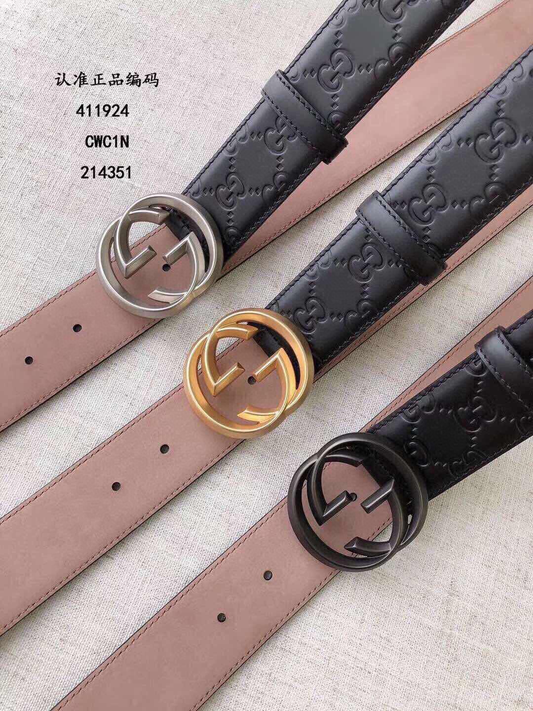 I0 Gucci 古奇 3.8cm 高档腰带 . 带身采用古奇专柜最新元素、原版款式,大气有光泽度,%进口牛皮,扣头采用纯钢材质结构,持久耐用,永不退色,显档次有品味,搭配扣头,时尚百搭,上身效果超好,休闲商务百搭.送礼自用首选火爆款式,抓紧转图.