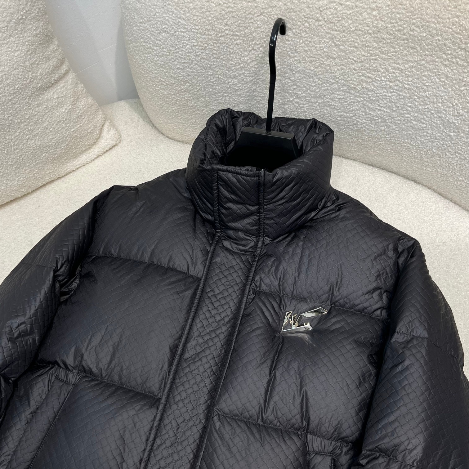 驴家22Fw 男士3D立体金属徽标 立领羽绒服外套