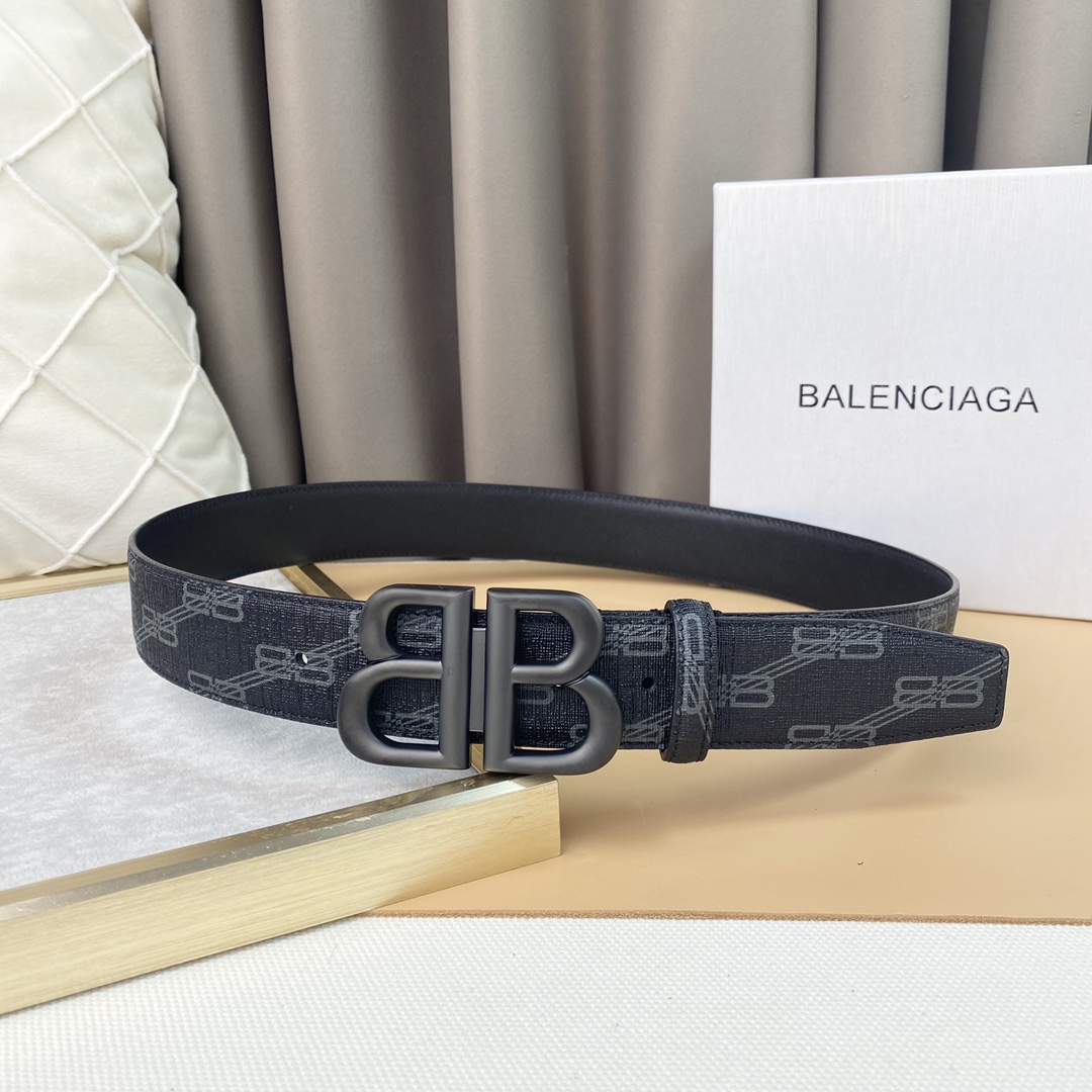 I0 Balenciaga  巴黎世家  宽版腰带 这款BB 版腰带来自Balenci设计细节,正面扣、尖尾,打孔式细节3.8cm