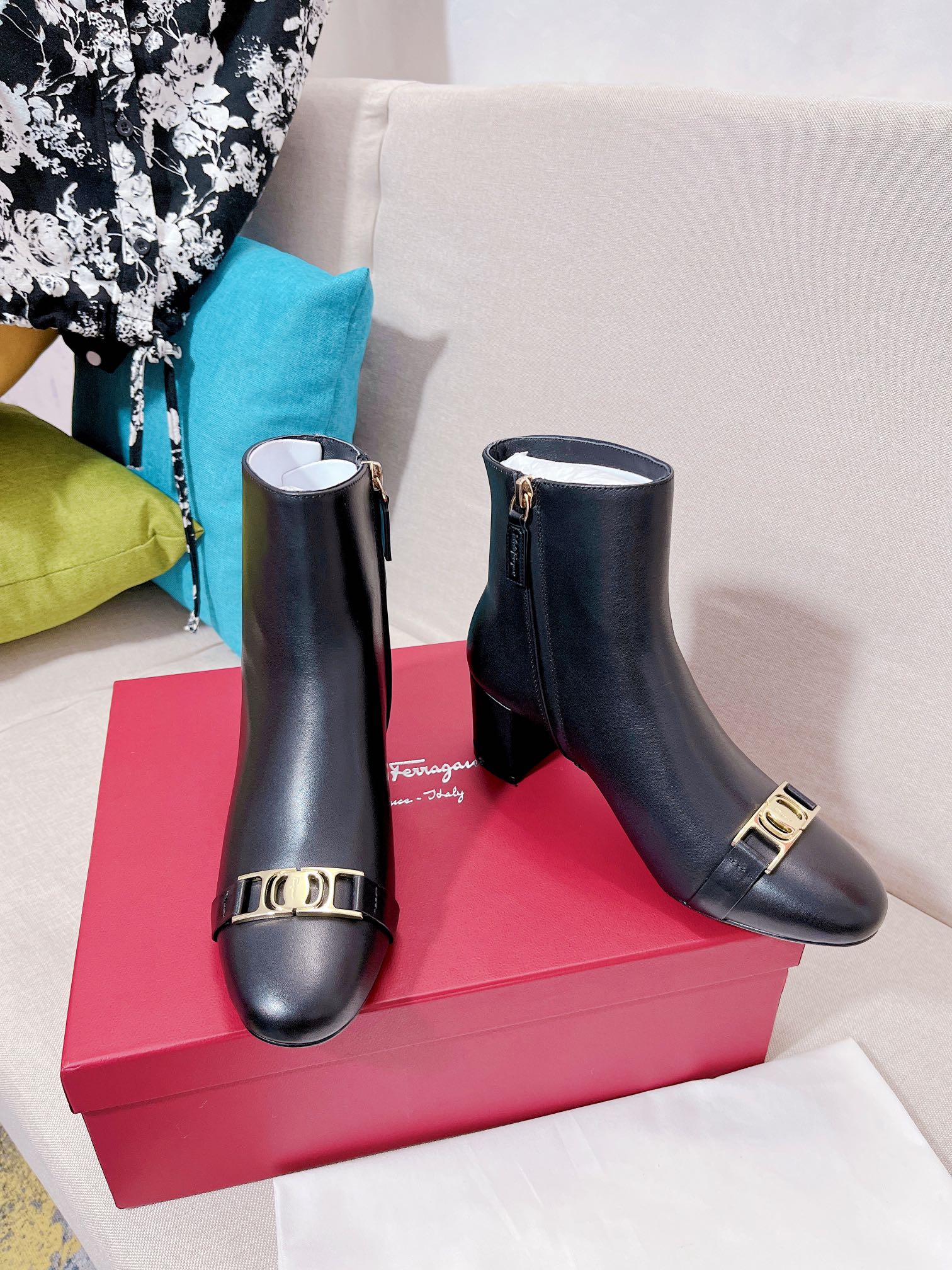 New Fall/Winter Boots: Phila Mulan’s Roundhead and Vara’s Gold Brand