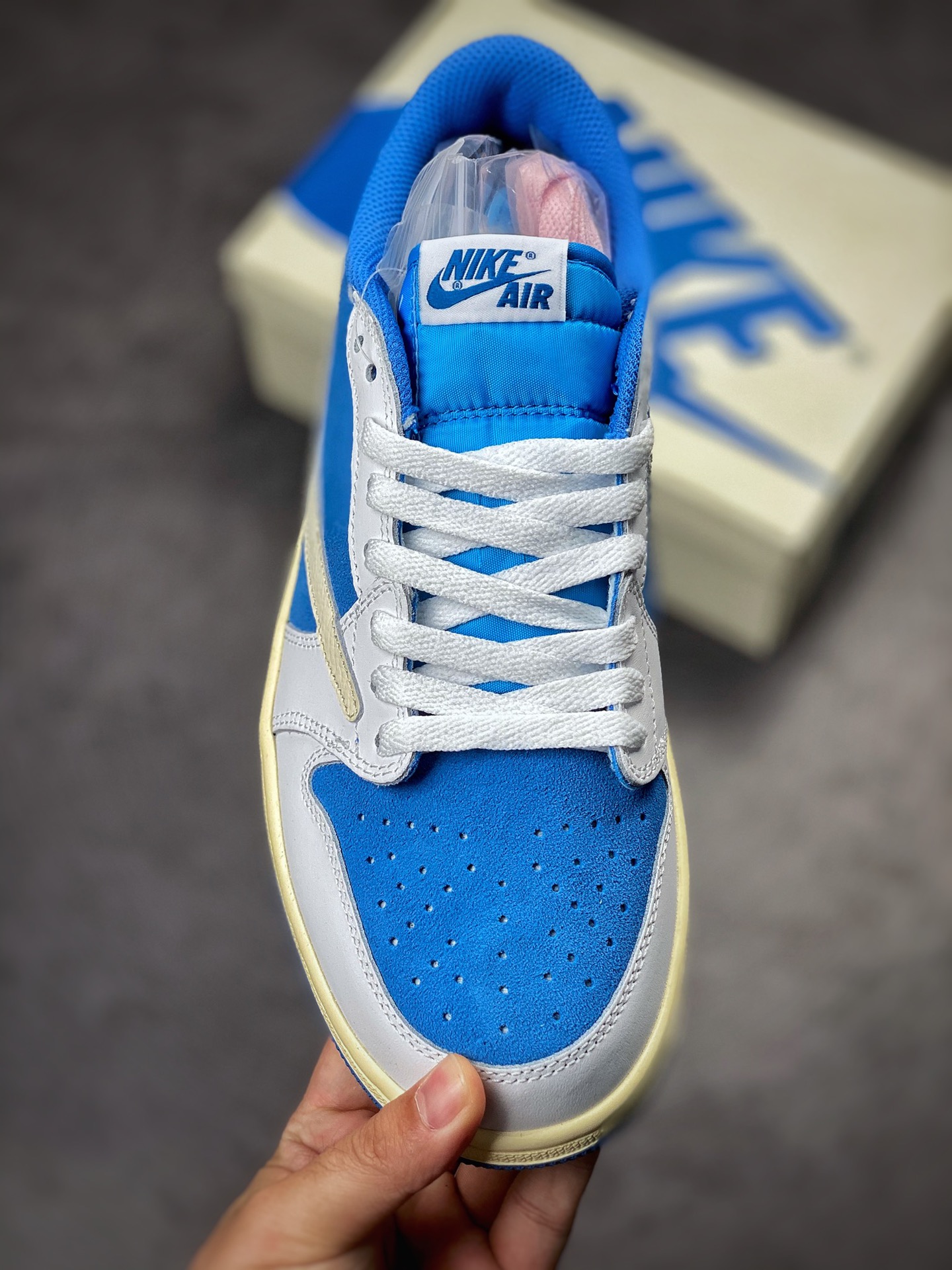 Travis Scott x Air Jordan 1 Low White and Blue Barb Low DQ4277-212