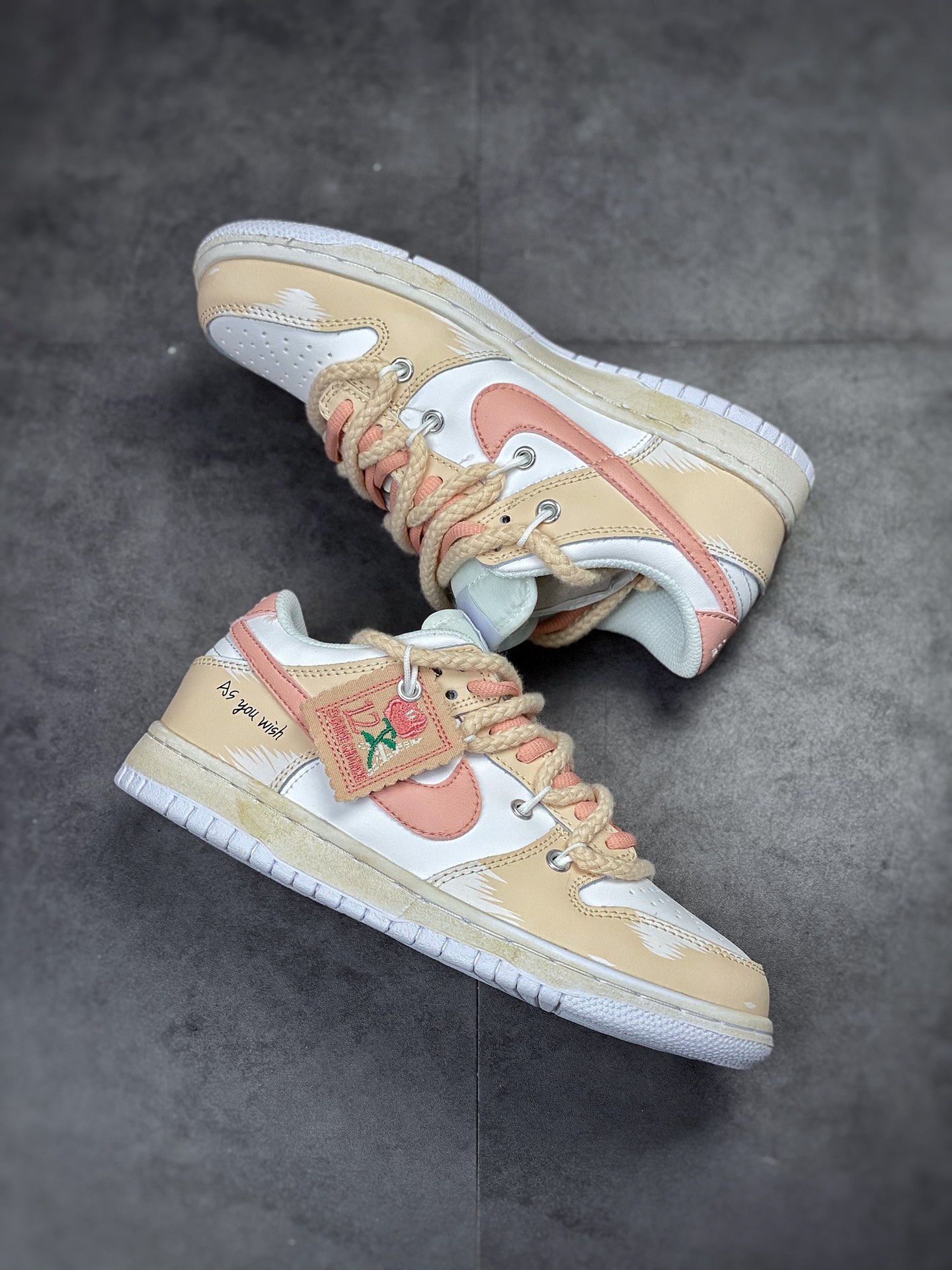 NIKE SB Dunk Low 白粉绑带 DH9765-100