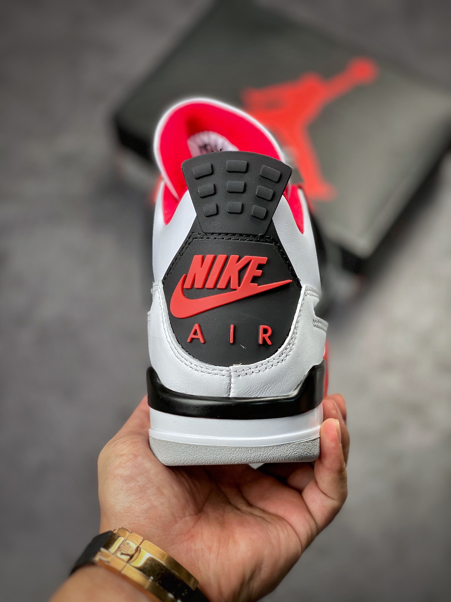 Air Jordan 4 Retro “Fire Red” 火焰红 DC7770-160