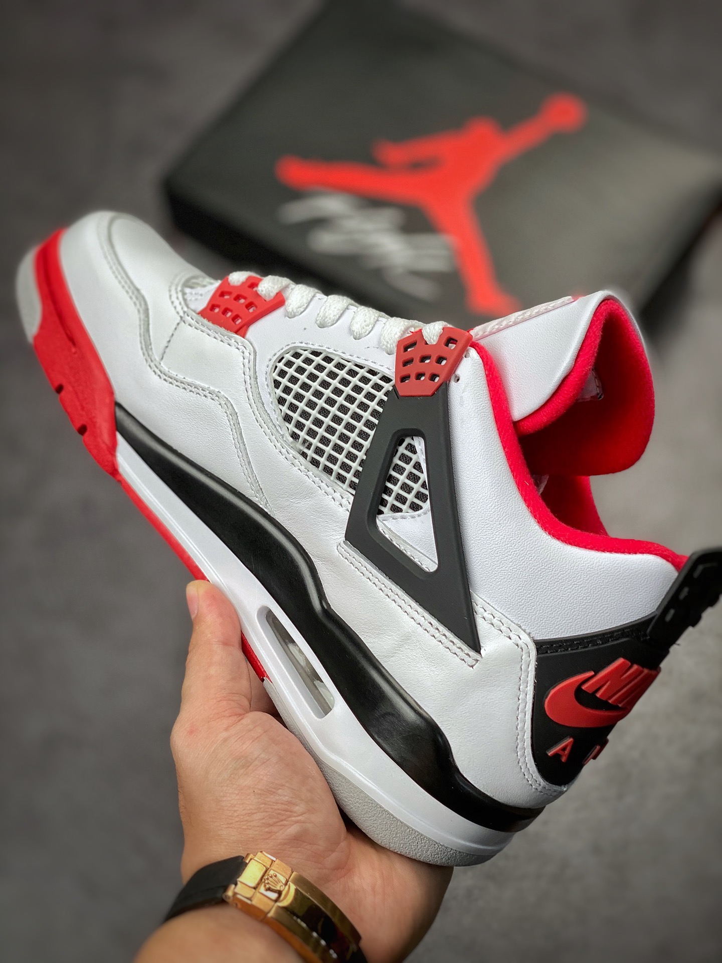 Air Jordan 4 Retro “Fire Red” 火焰红 DC7770-160