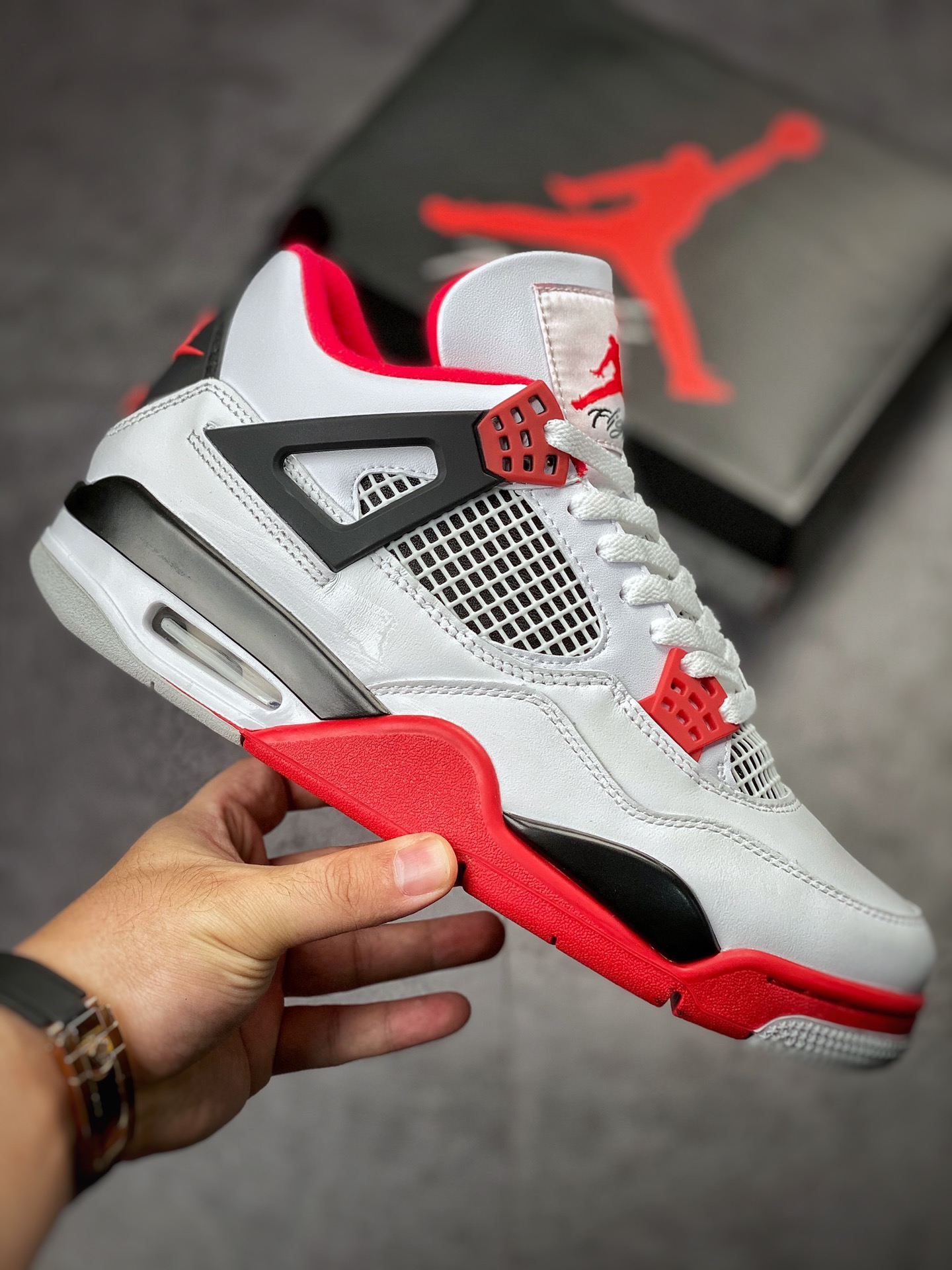 Air Jordan 4 Retro “Fire Red” 火焰红 DC7770-160
