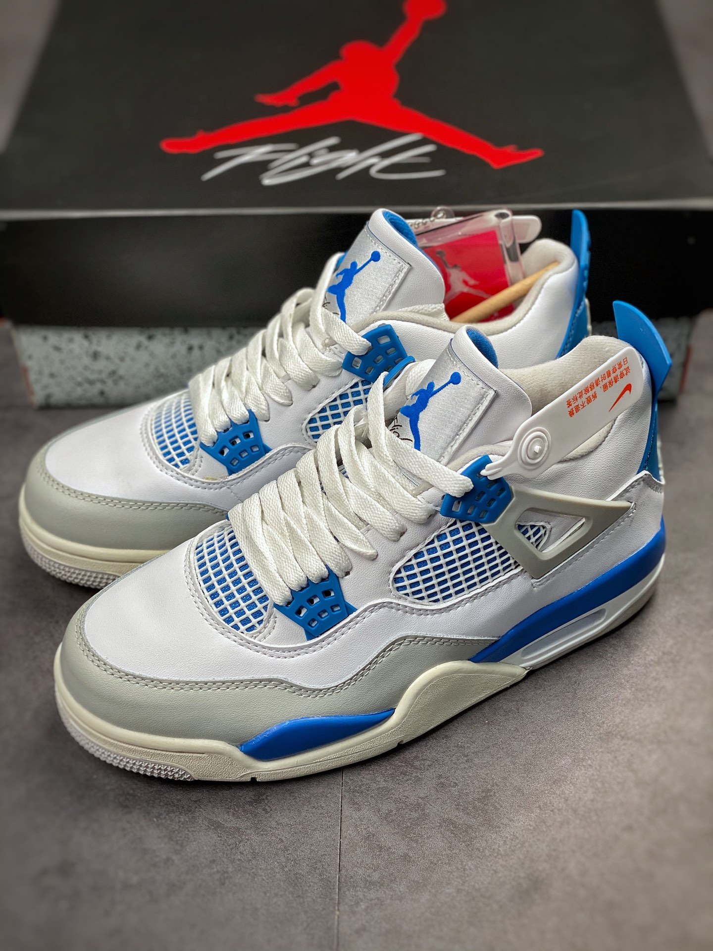 Air Jordan 4 Retro “Military Blue” 白蓝  308497-105