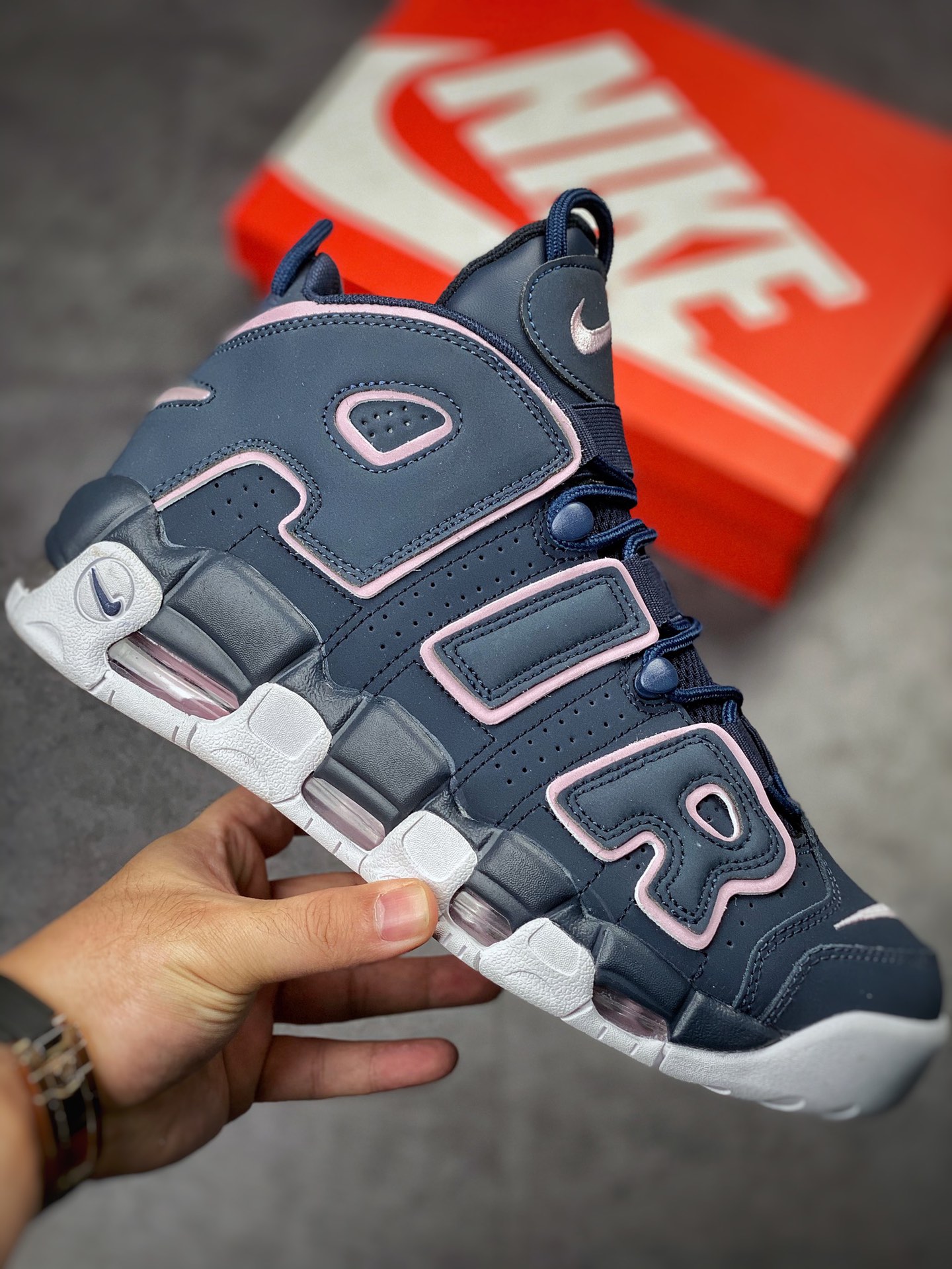 Air More Uptempo 代表着历史最高版本皮蓬 415082-402
